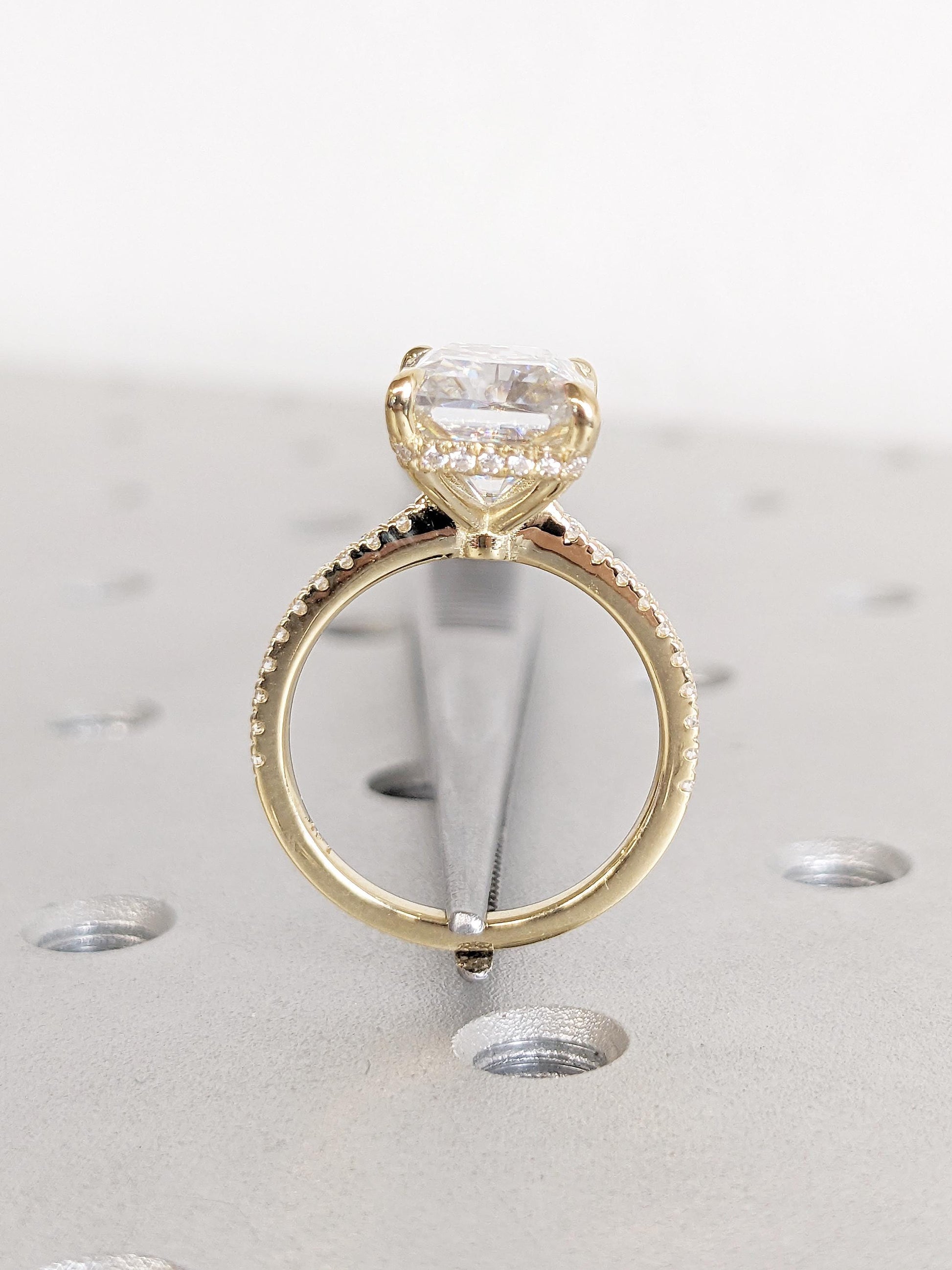 1.2 CT Round Solitaire Moissanite Engagement Ring