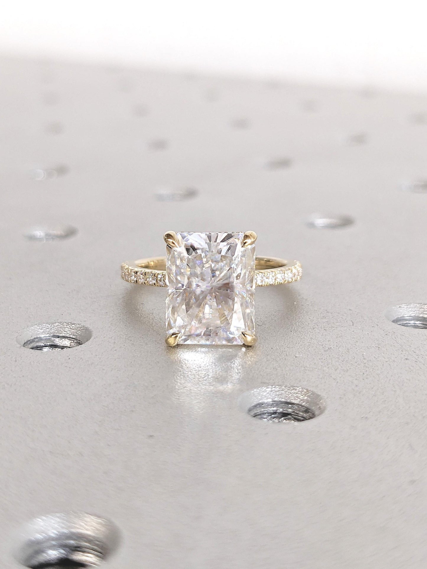 1.2 CT Round Solitaire Moissanite Engagement Ring