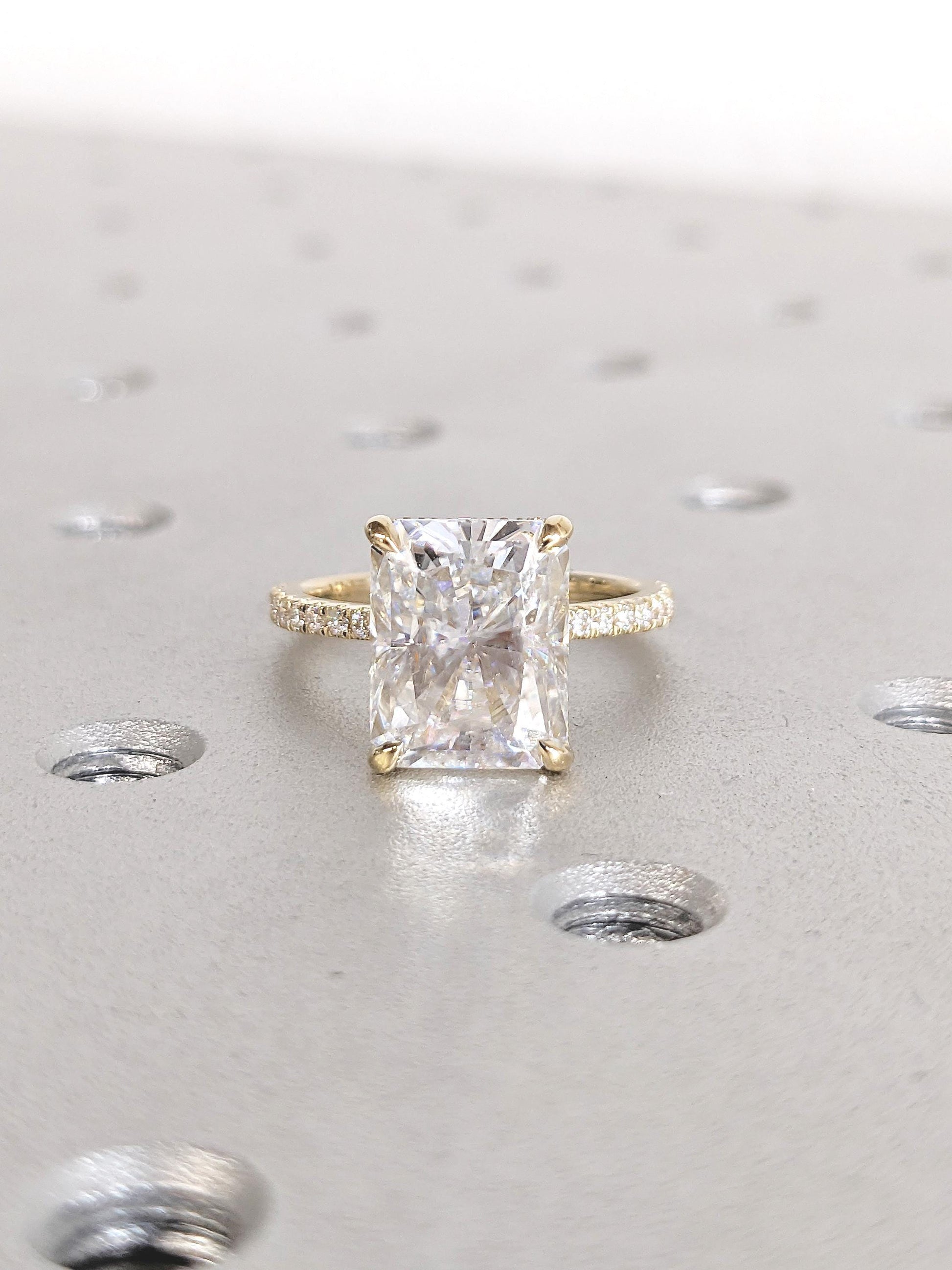 1.2 CT Round Solitaire Moissanite Engagement Ring