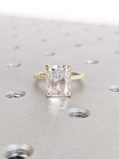 1.2 CT Round Solitaire Moissanite Engagement Ring