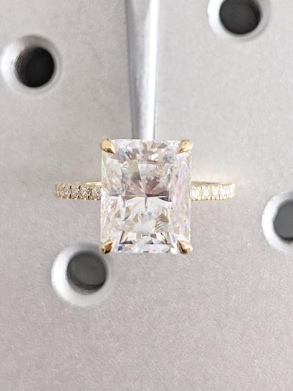 1.2 CT Round Solitaire Moissanite Engagement Ring