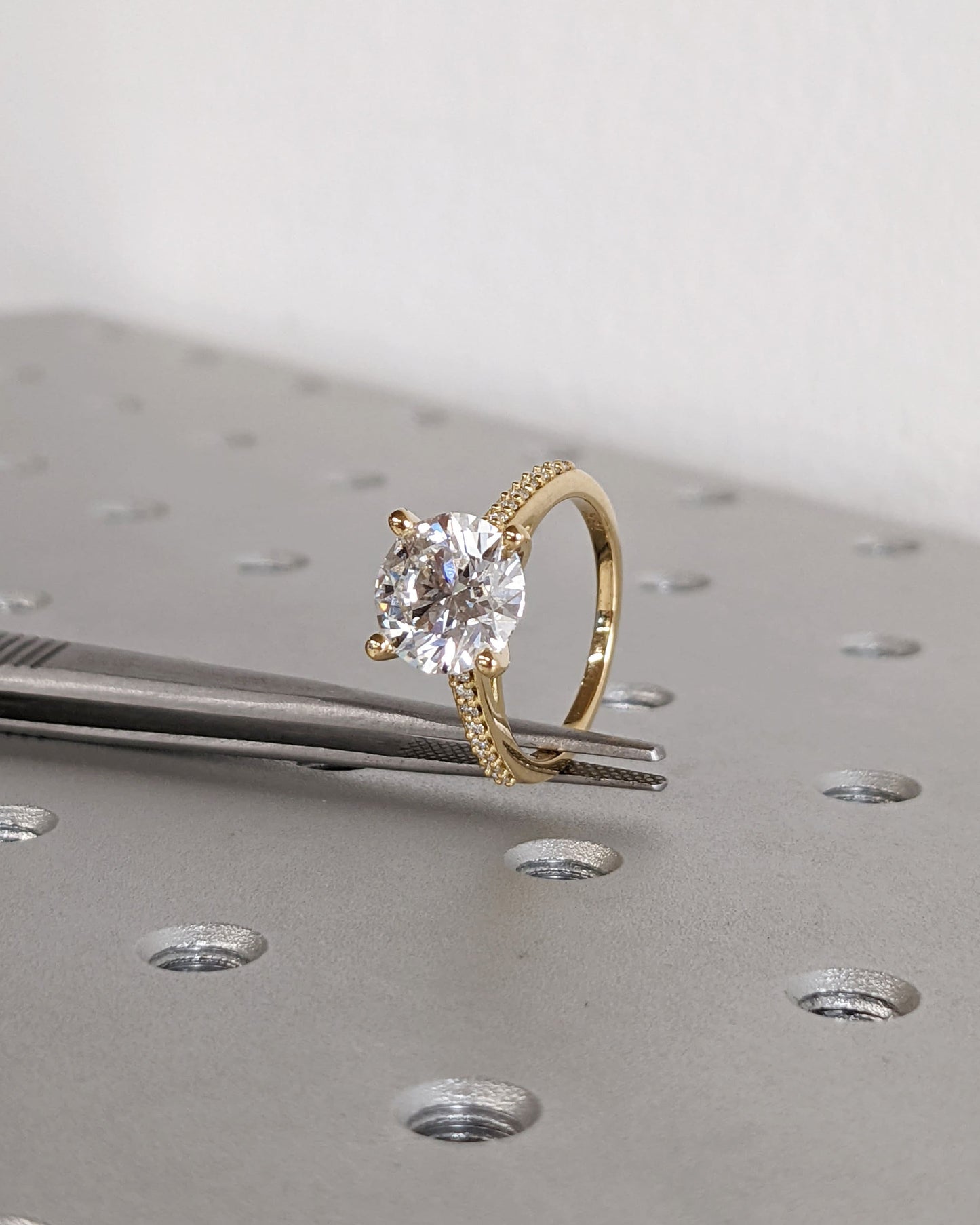 1.2 CT Round Solitaire Moissanite Engagement Ring