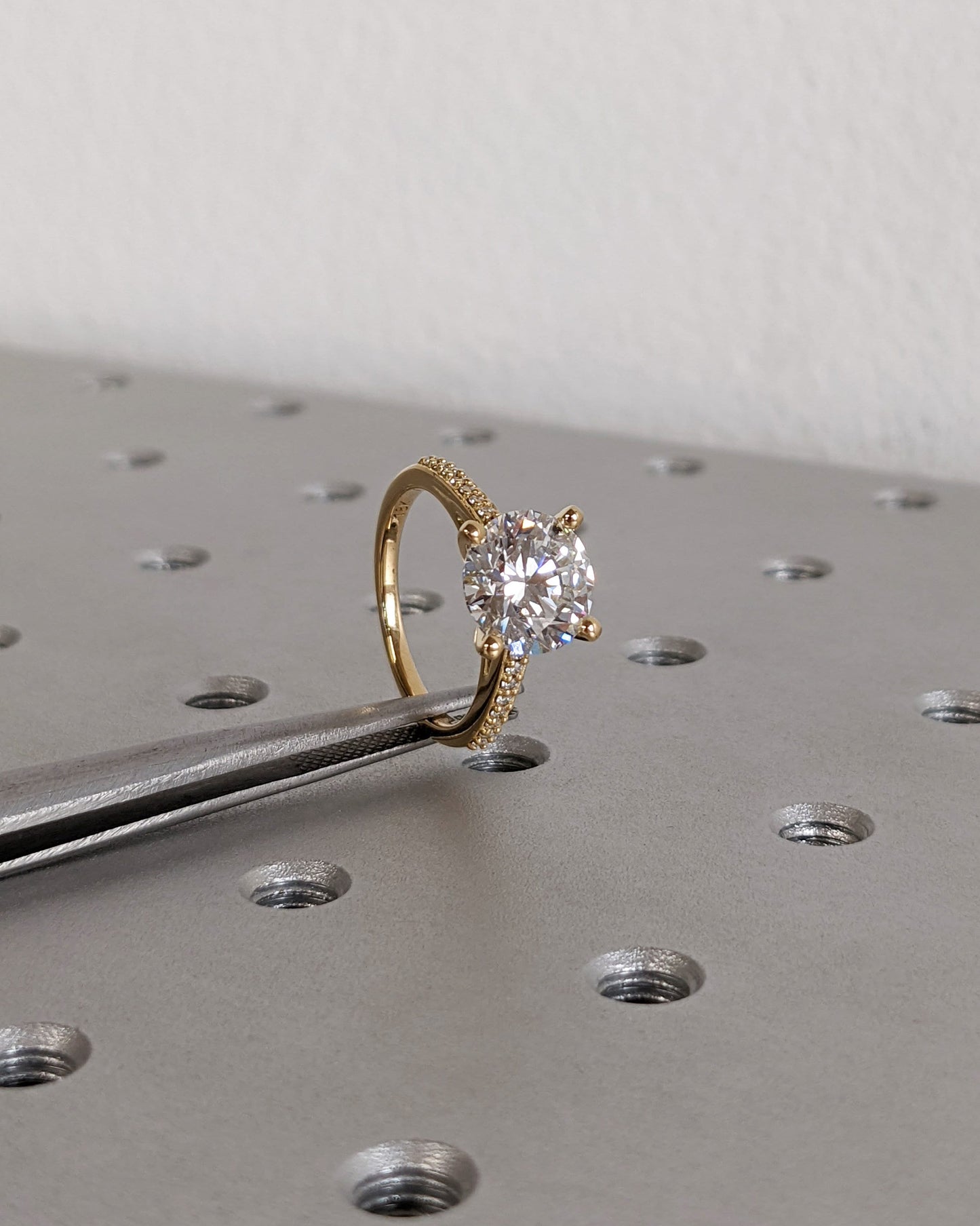 1.2 CT Round Solitaire Moissanite Engagement Ring
