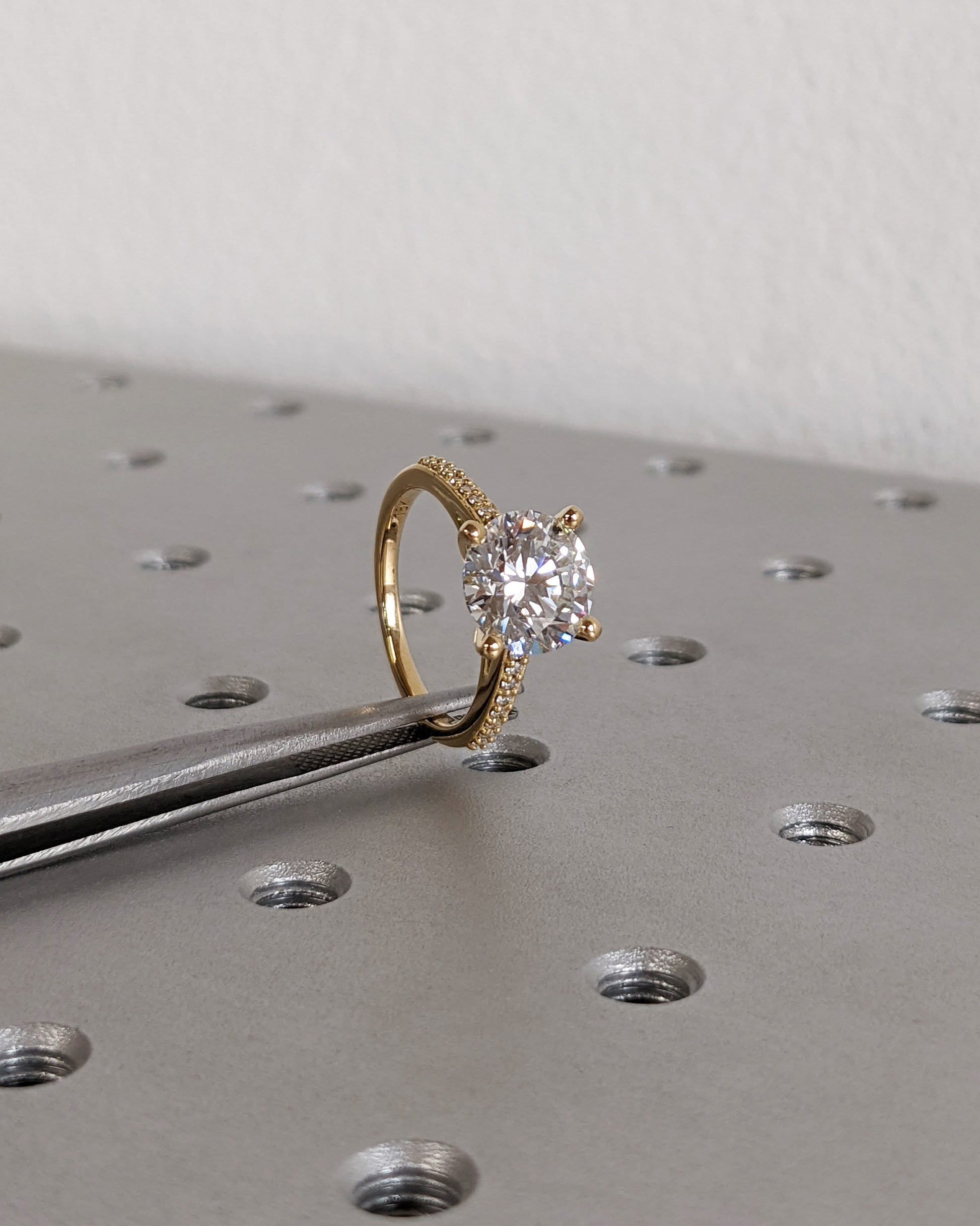 1.2 CT Round Solitaire Moissanite Engagement Ring