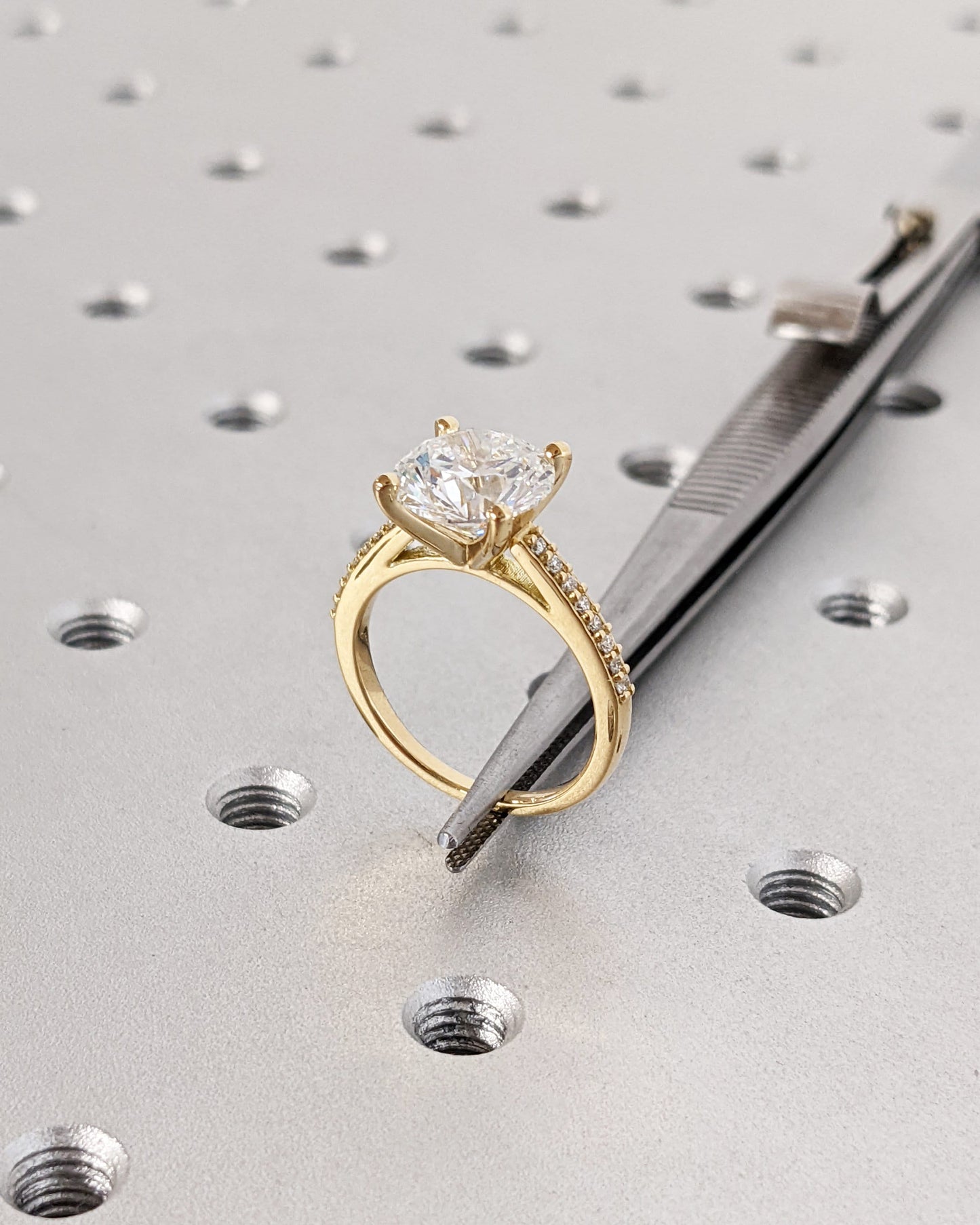 1.2 CT Round Solitaire Moissanite Engagement Ring