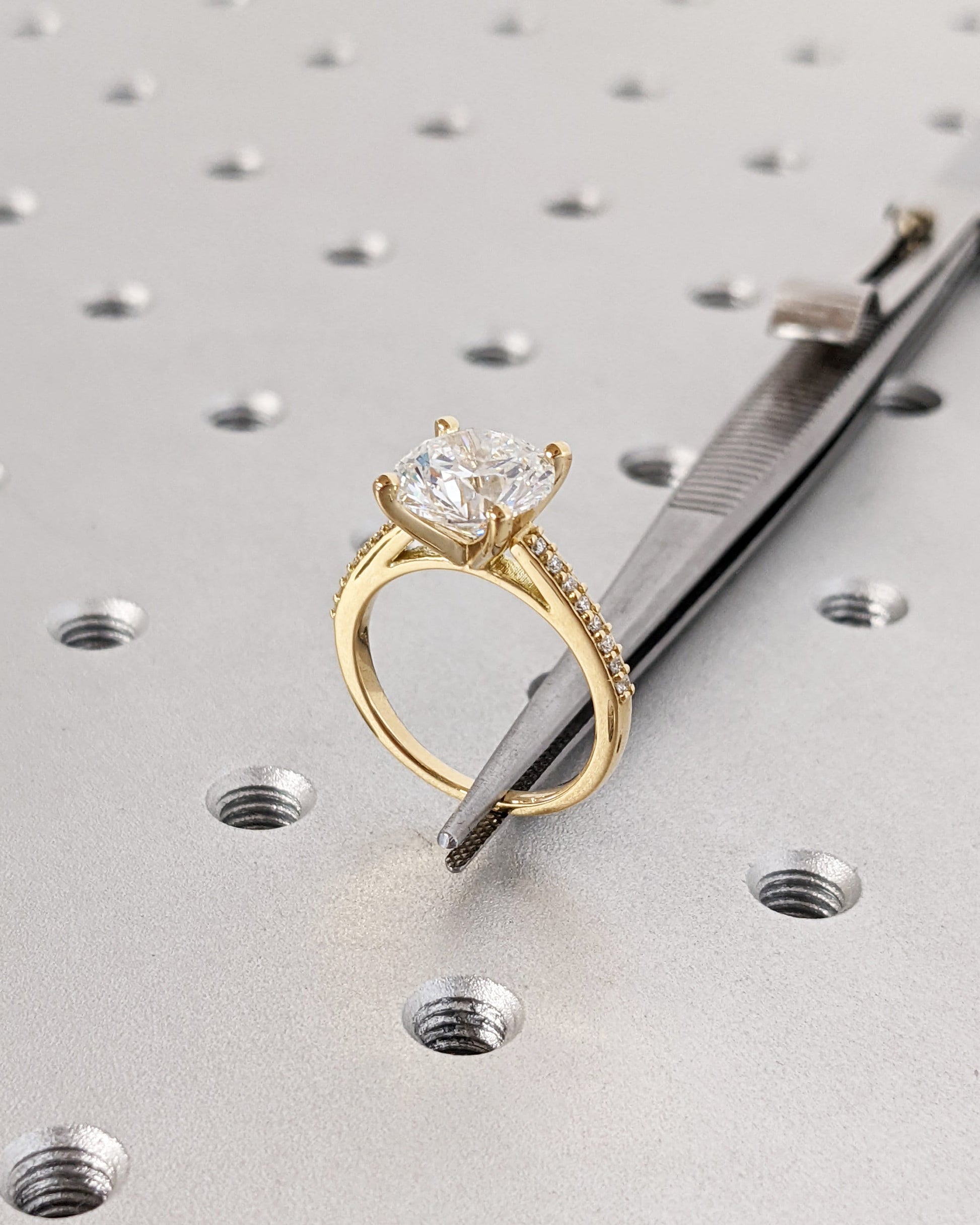 1.2 CT Round Solitaire Moissanite Engagement Ring