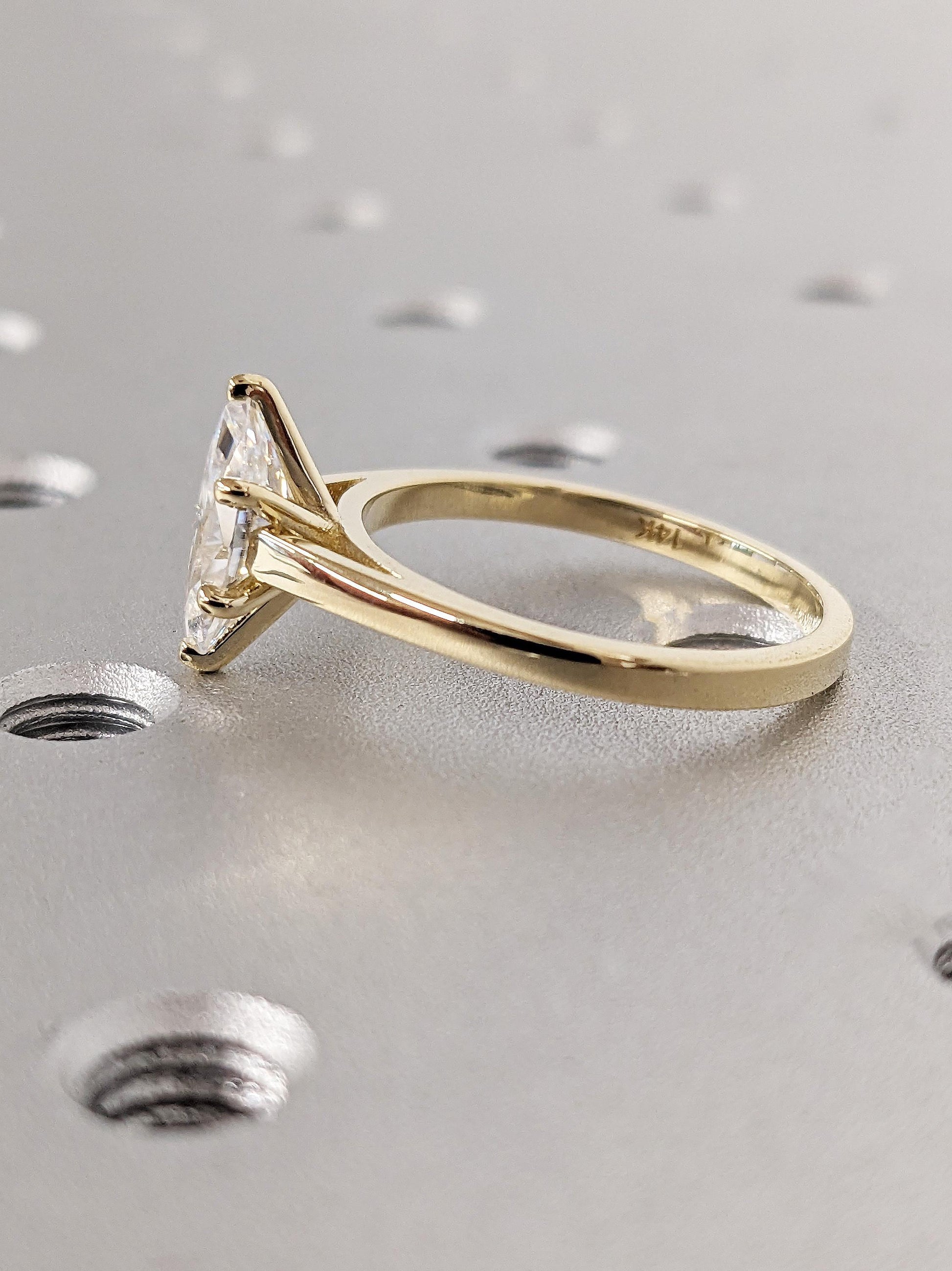 1.2 CT Round Solitaire Moissanite Engagement Ring