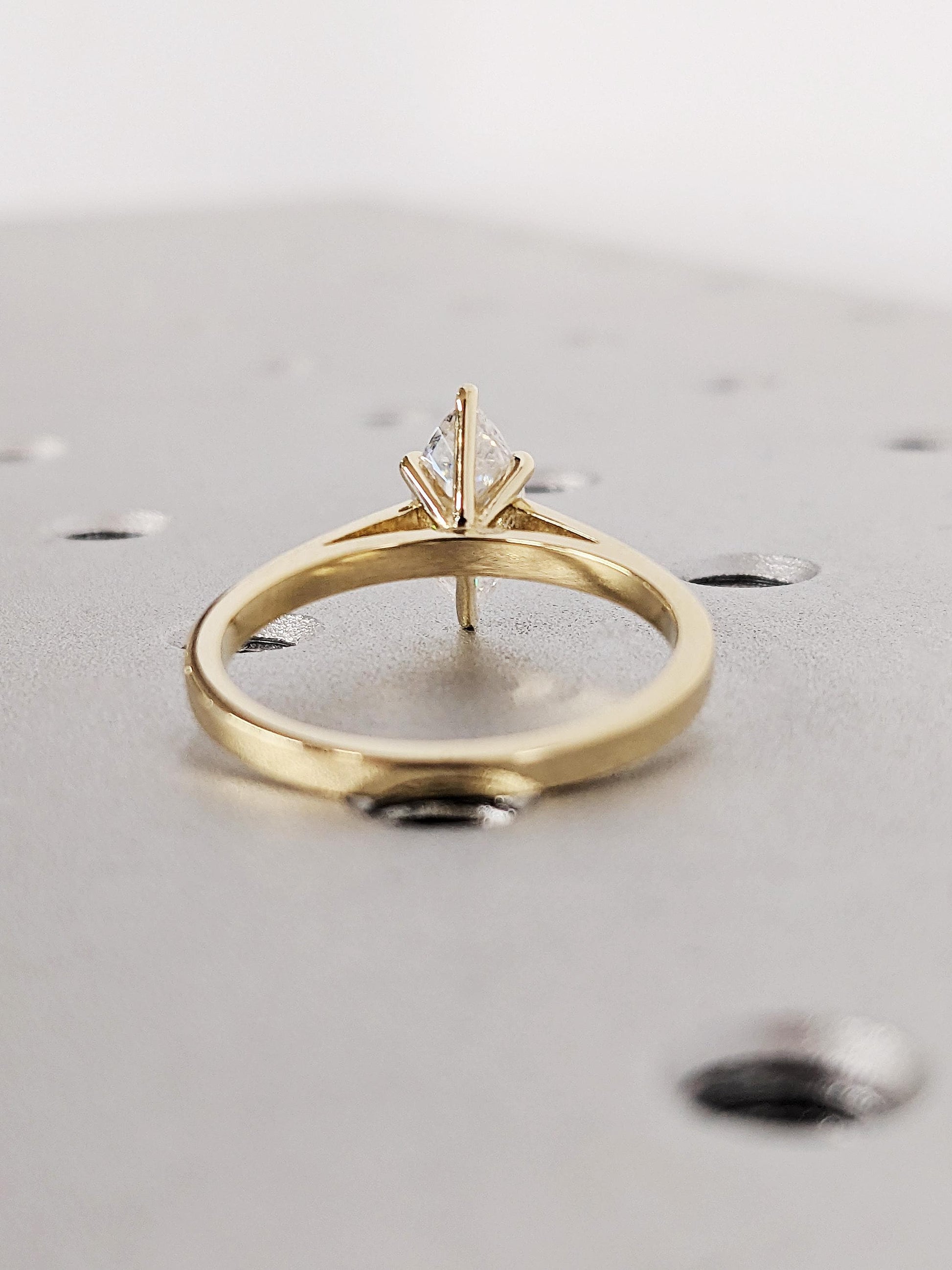 1.2 CT Round Solitaire Moissanite Engagement Ring