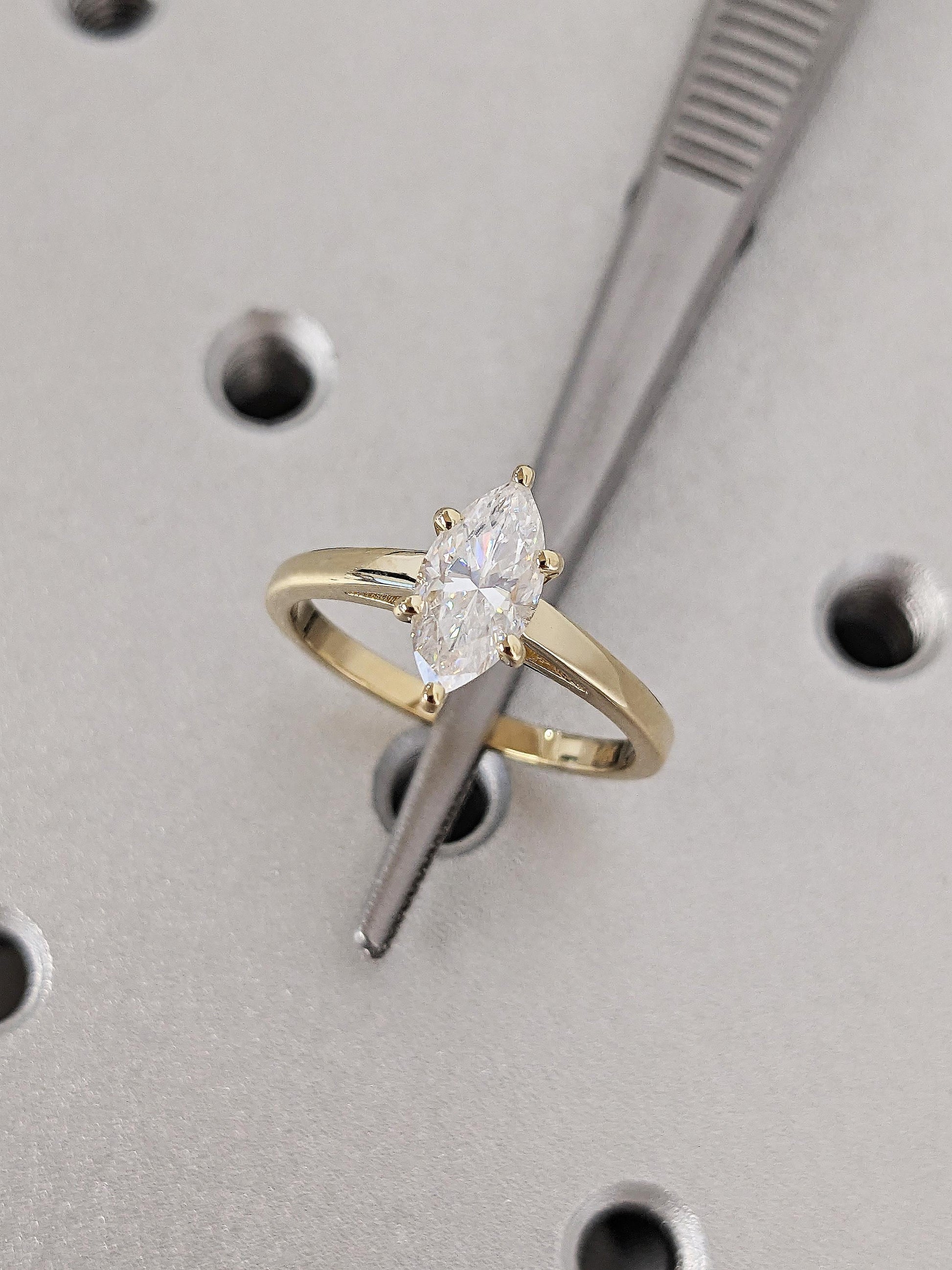 1.2 CT Round Solitaire Moissanite Engagement Ring