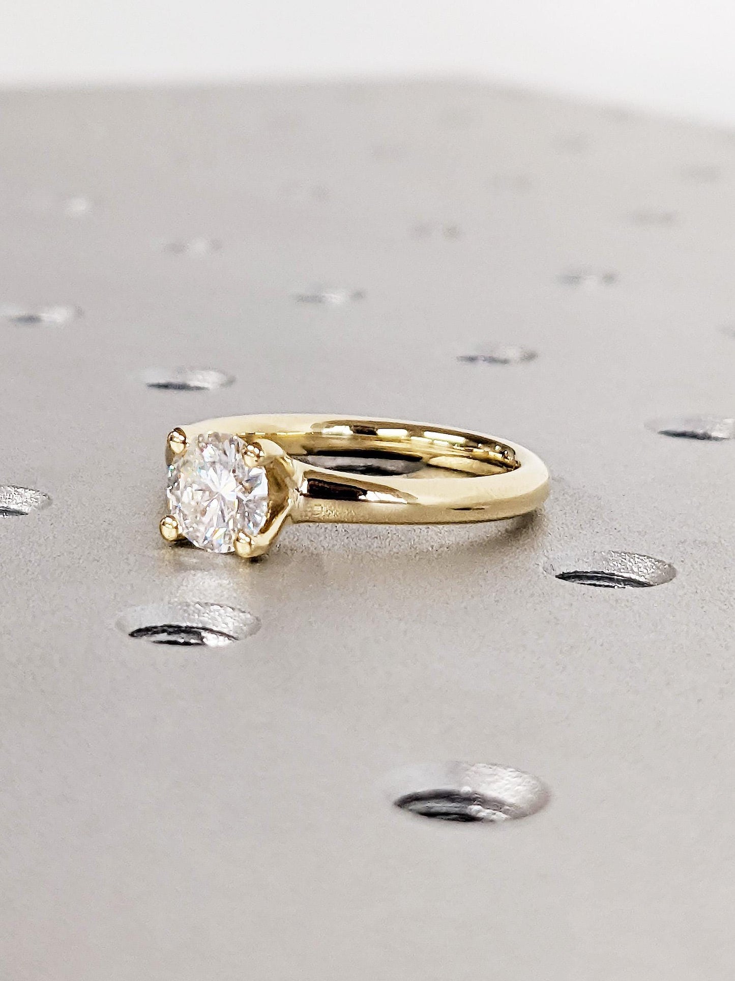 1.2 CT Round Solitaire Moissanite Engagement Ring