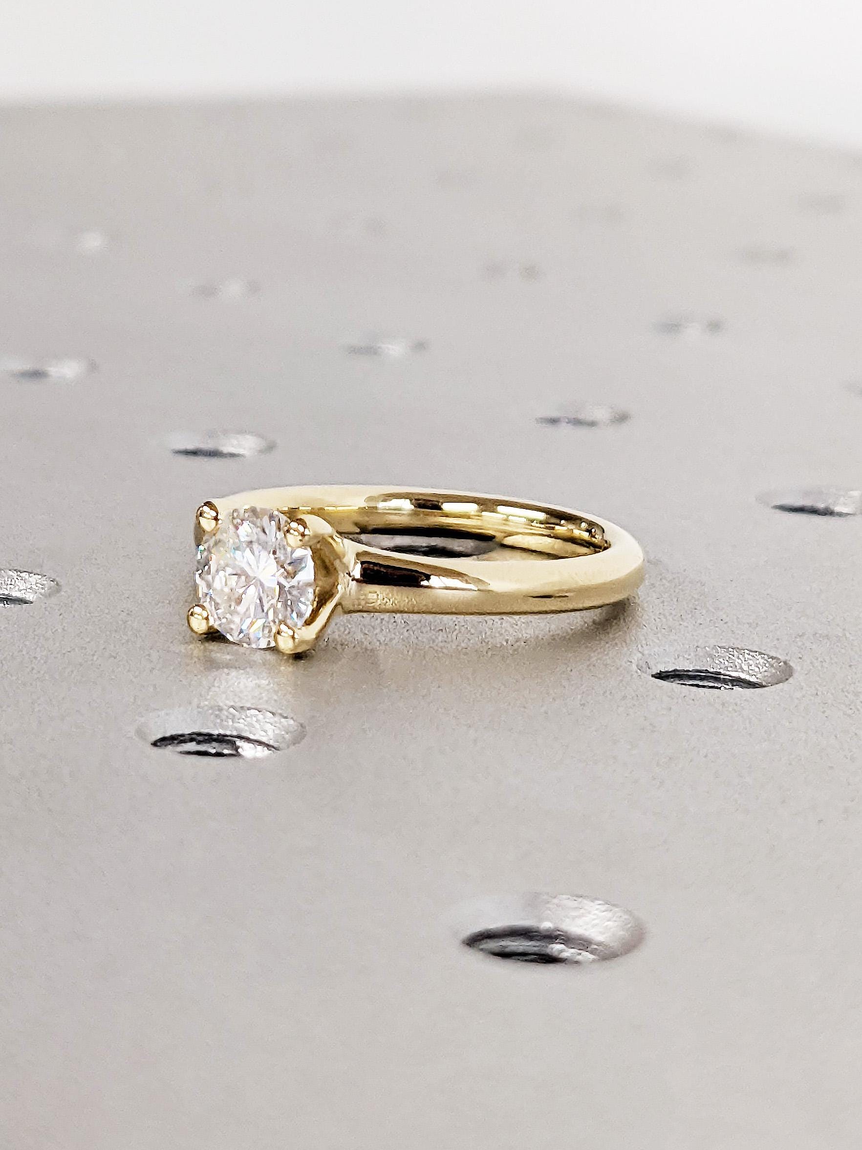 1.2 CT Round Solitaire Moissanite Engagement Ring