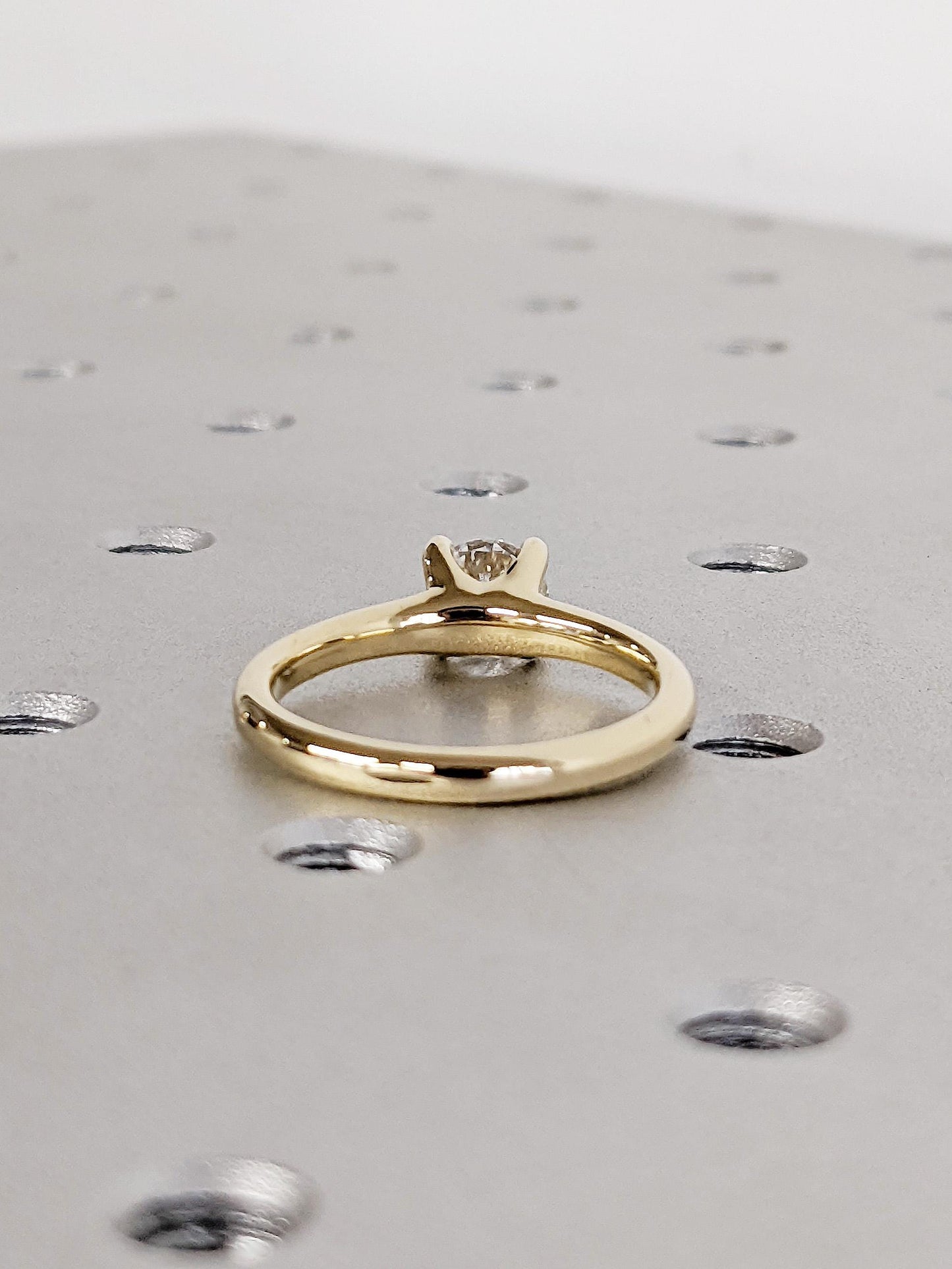1.2 CT Round Solitaire Moissanite Engagement Ring