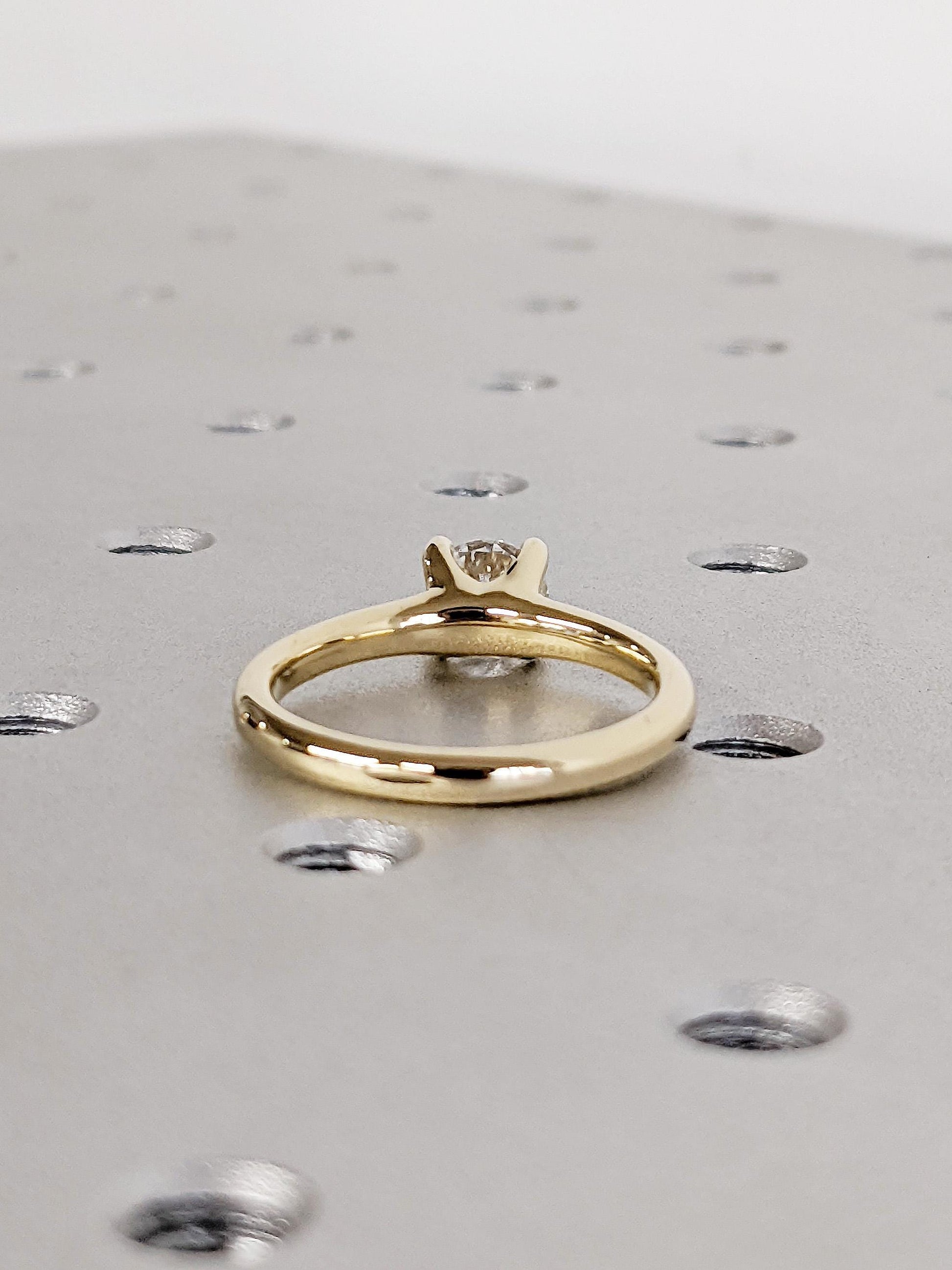 1.2 CT Round Solitaire Moissanite Engagement Ring