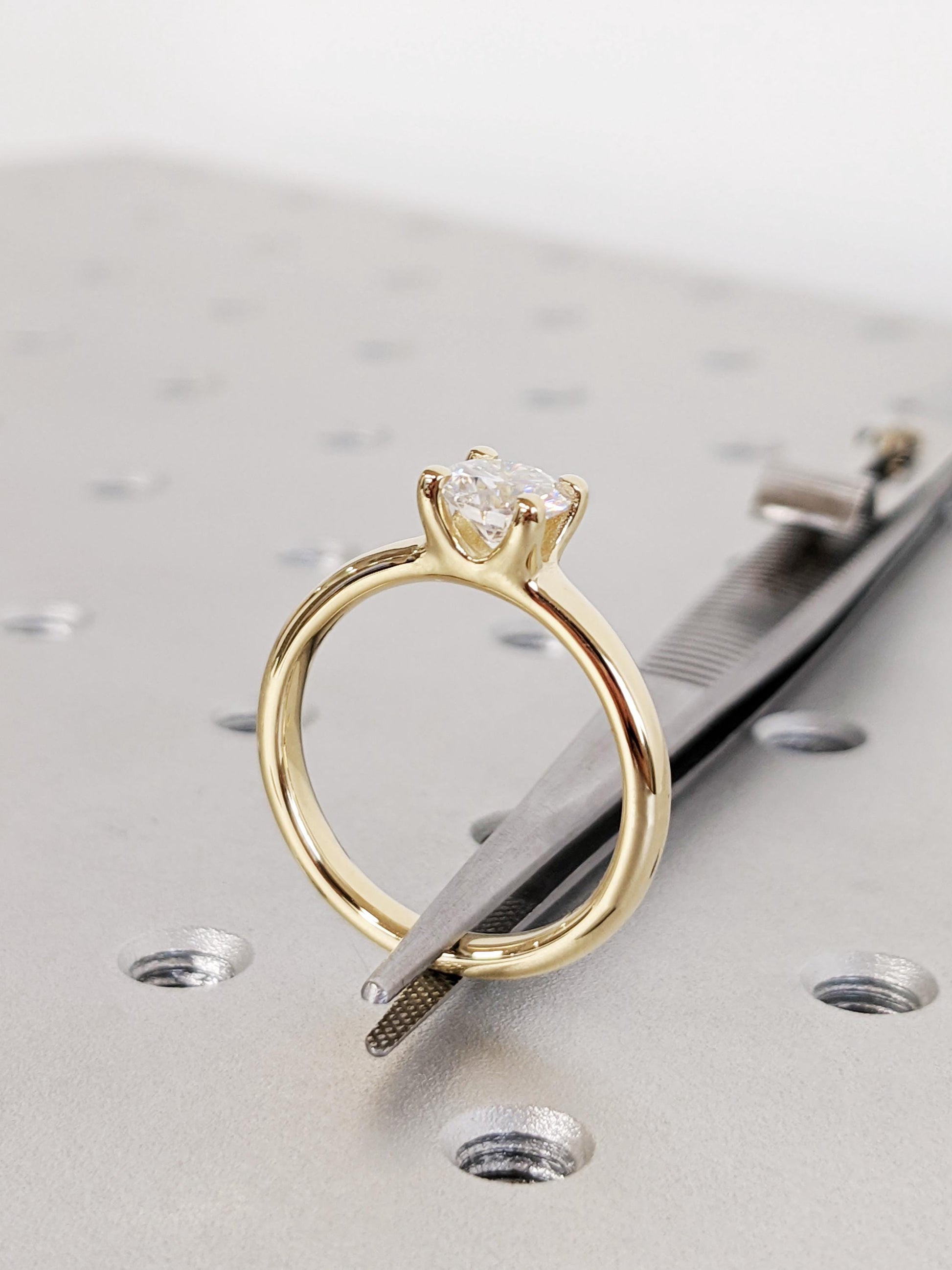 1.2 CT Round Solitaire Moissanite Engagement Ring