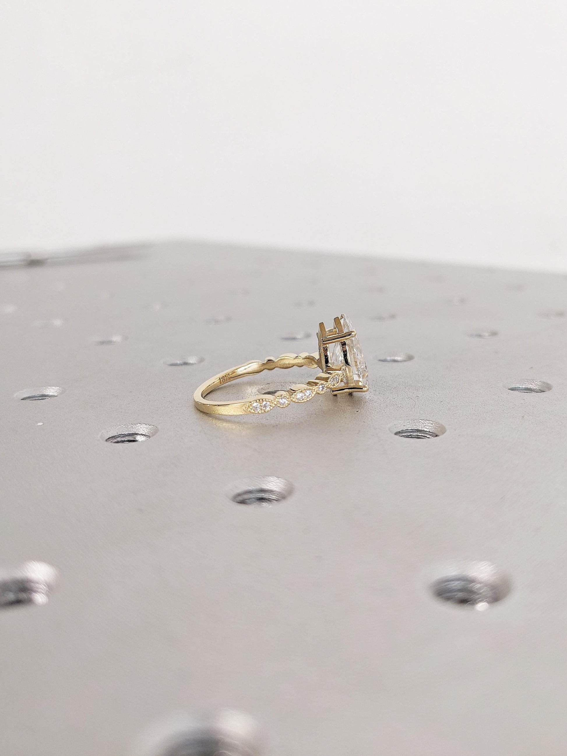 1.2 CT Round Solitaire Moissanite Engagement Ring