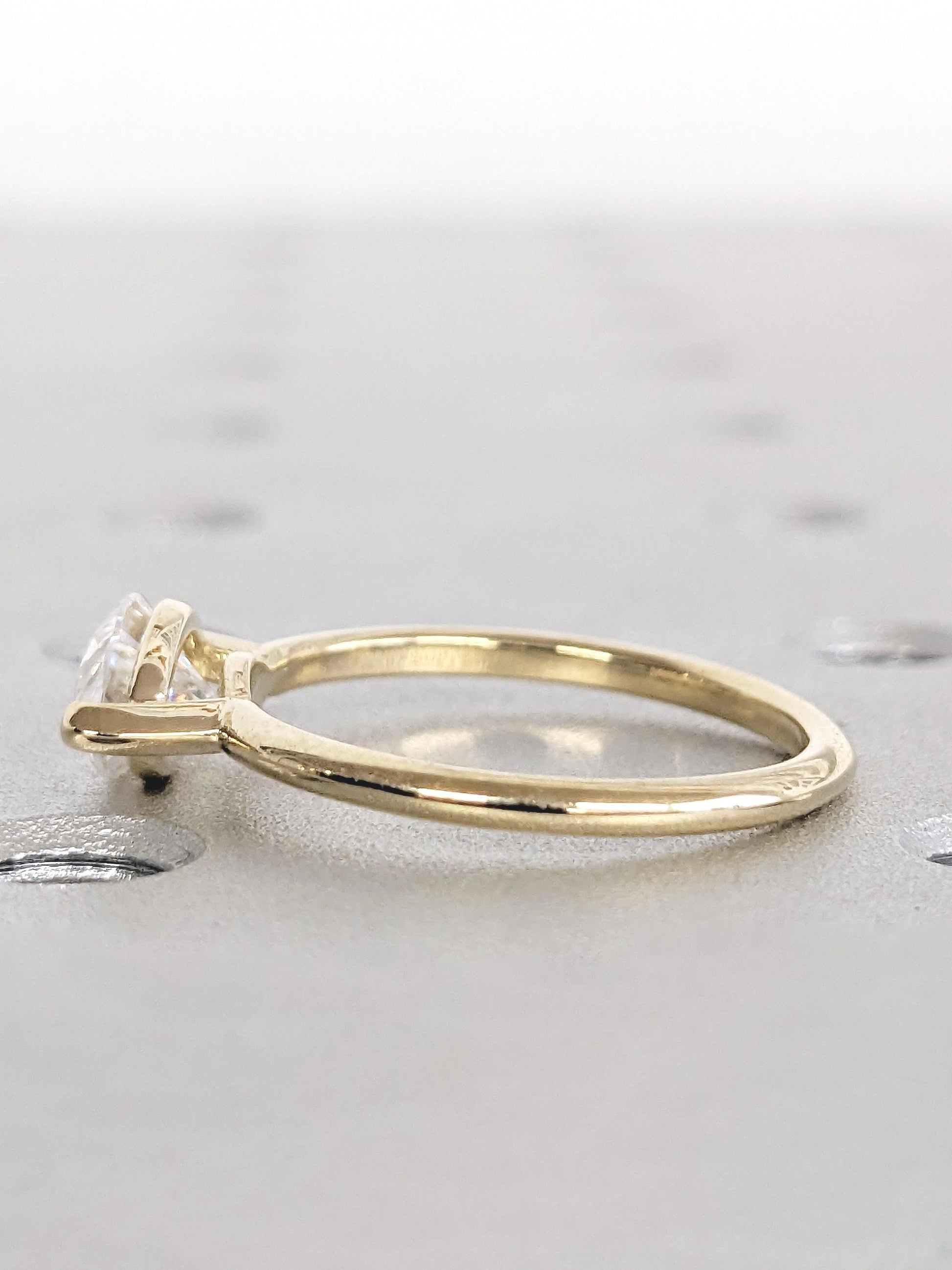 1.2 CT Round Solitaire Moissanite Engagement Ring