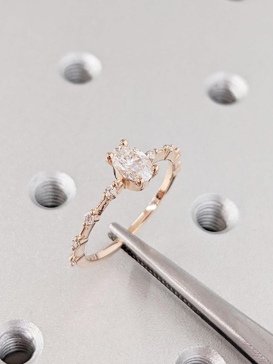 1.2 CT Round Solitaire Moissanite Engagement Ring