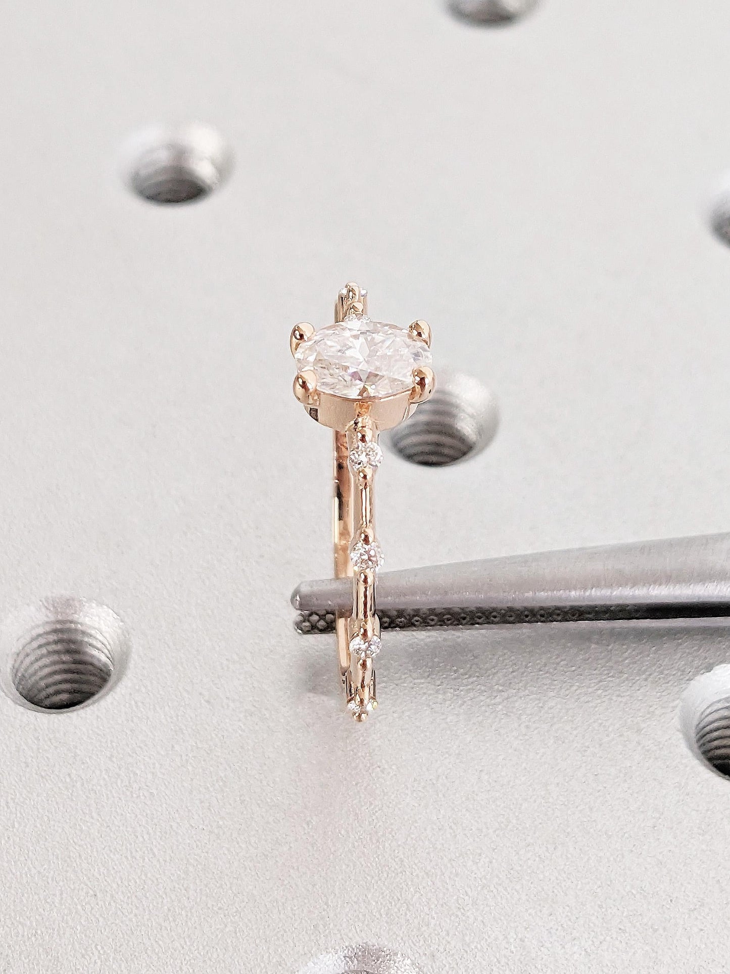 1.2 CT Round Solitaire Moissanite Engagement Ring