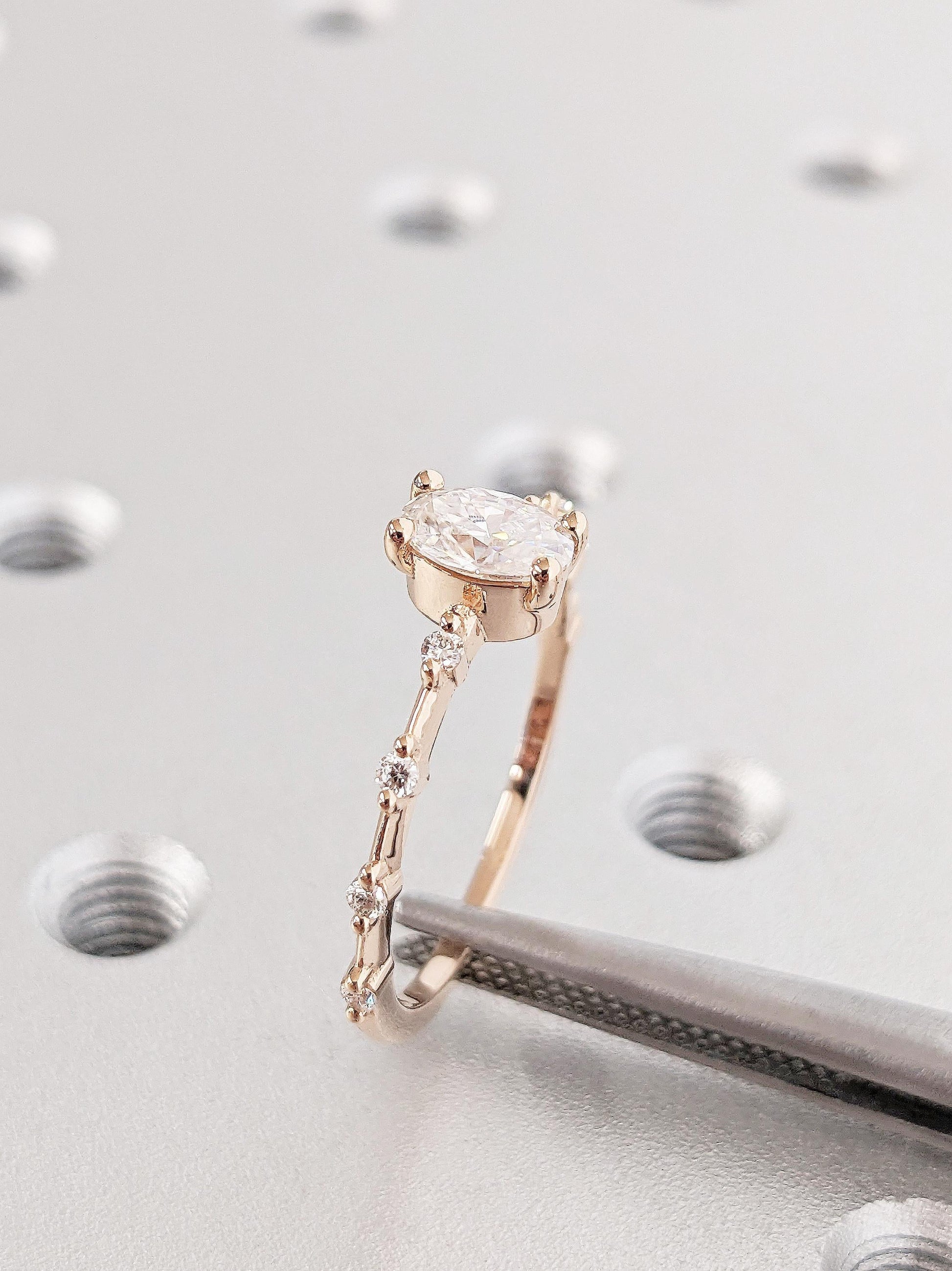 1.2 CT Round Solitaire Moissanite Engagement Ring