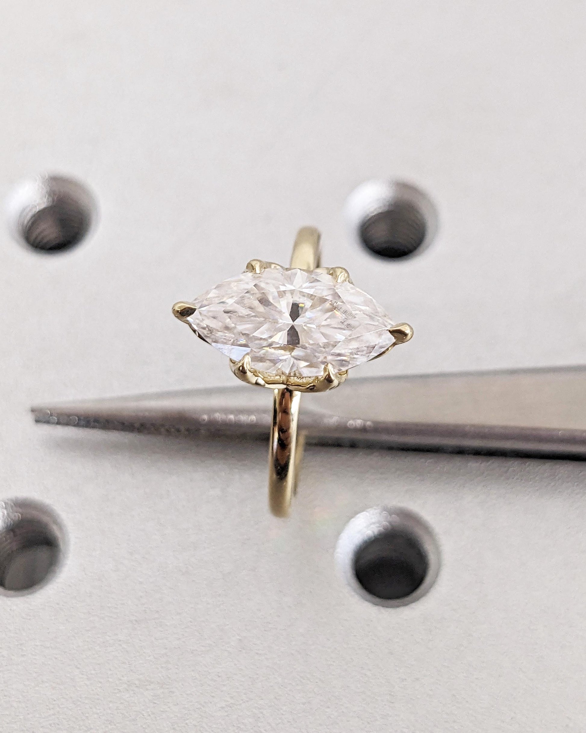 1.2 CT Round Solitaire Moissanite Engagement Ring
