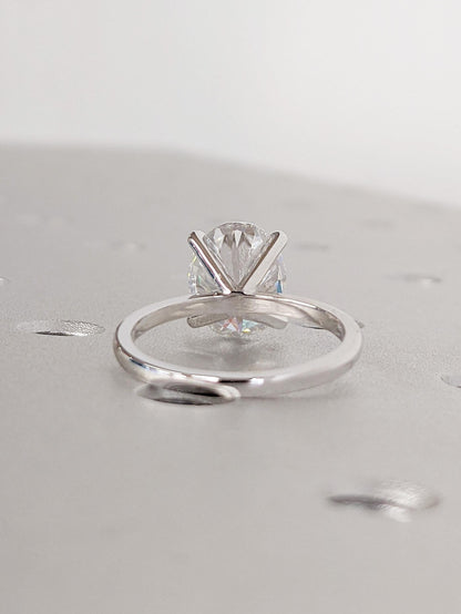 1.2 CT Round Solitaire Moissanite Engagement Ring