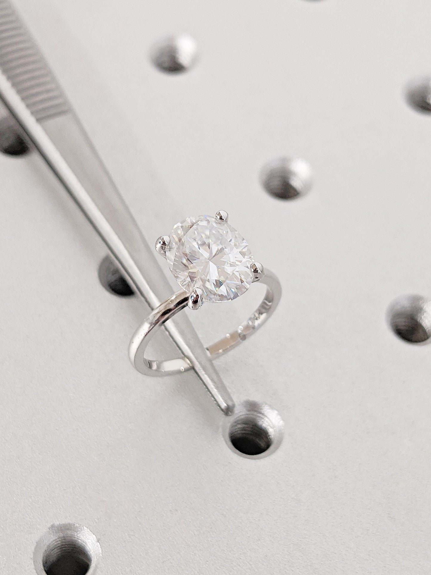 1.2 CT Round Solitaire Moissanite Engagement Ring