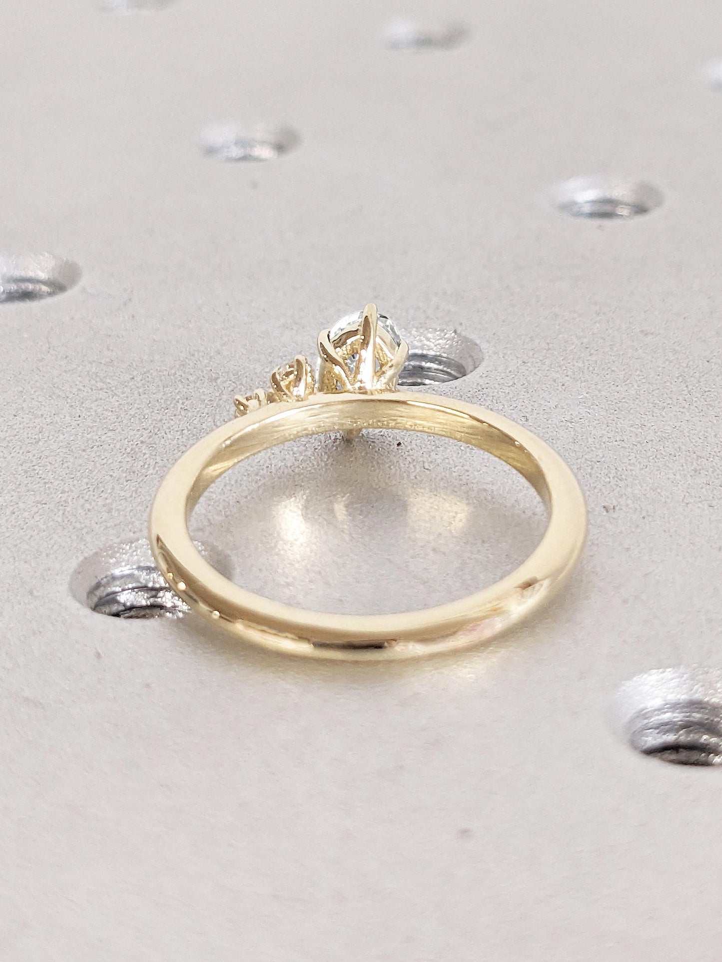 1.2 CT Round Solitaire Moissanite Engagement Ring