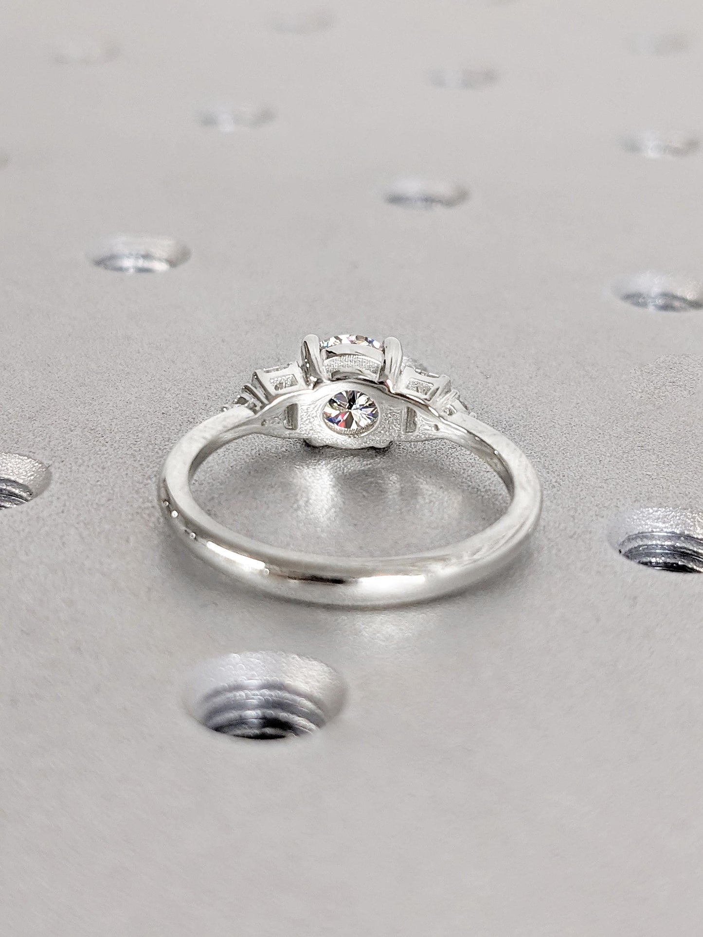 1.2 CT Round Solitaire Moissanite Engagement Ring