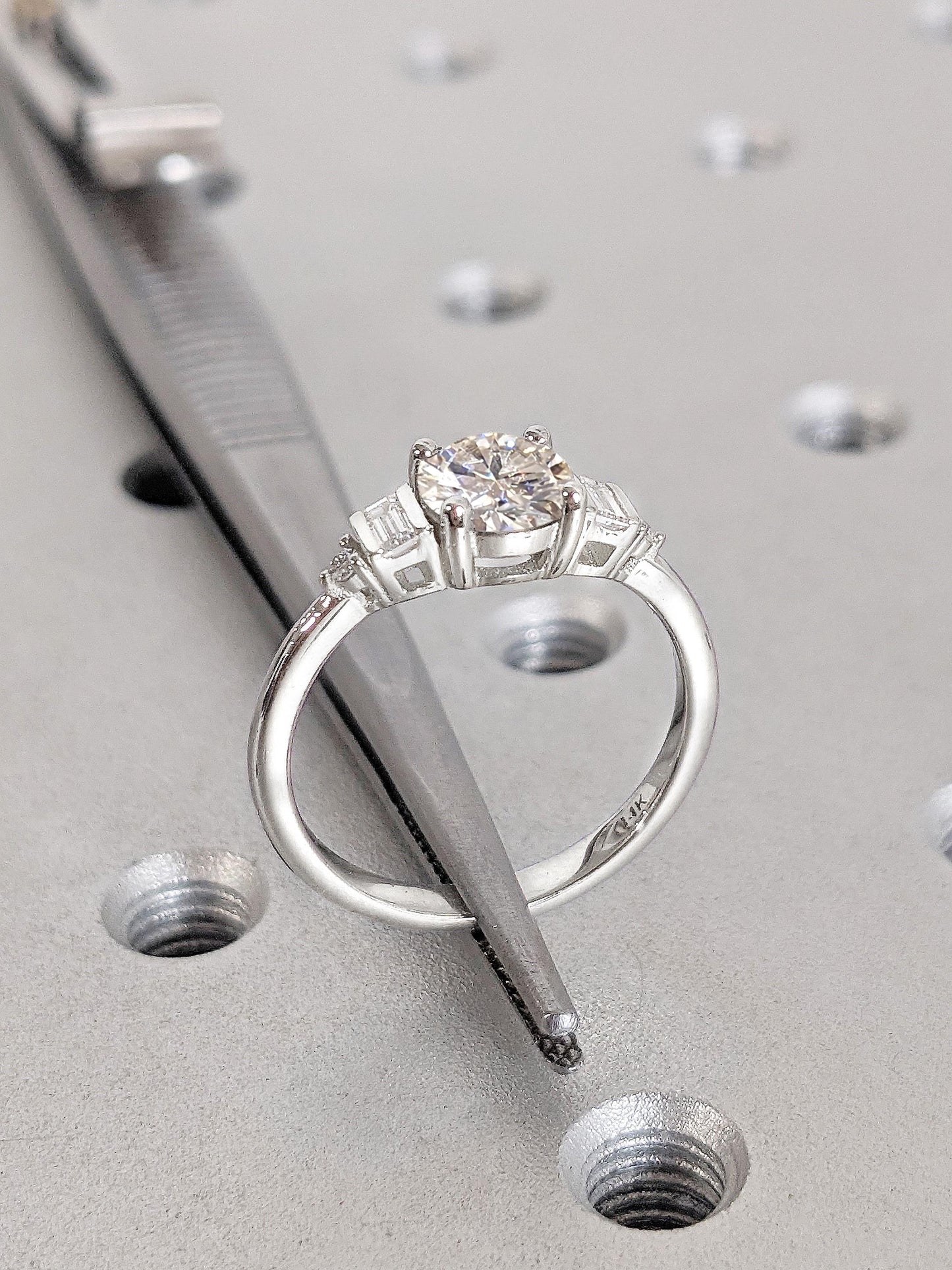 1.2 CT Round Solitaire Moissanite Engagement Ring
