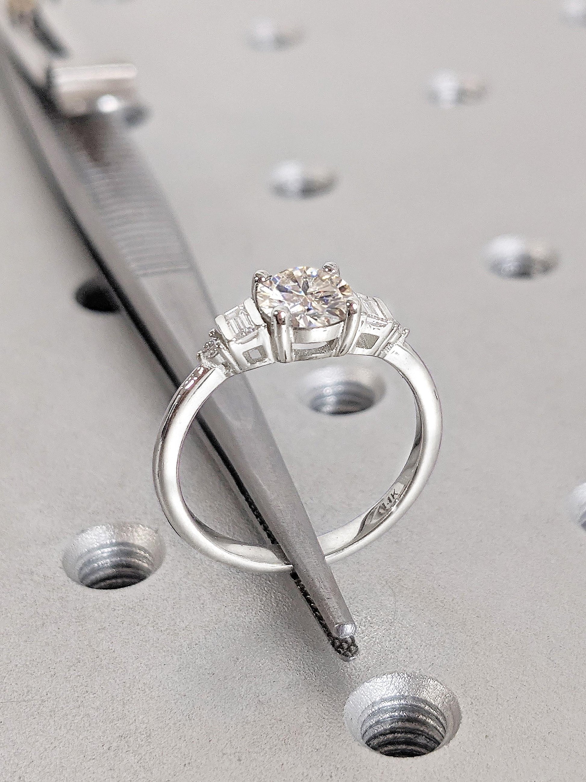 1.2 CT Round Solitaire Moissanite Engagement Ring