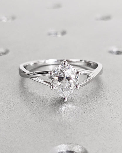 1.2 CT Round Solitaire Moissanite Engagement Ring
