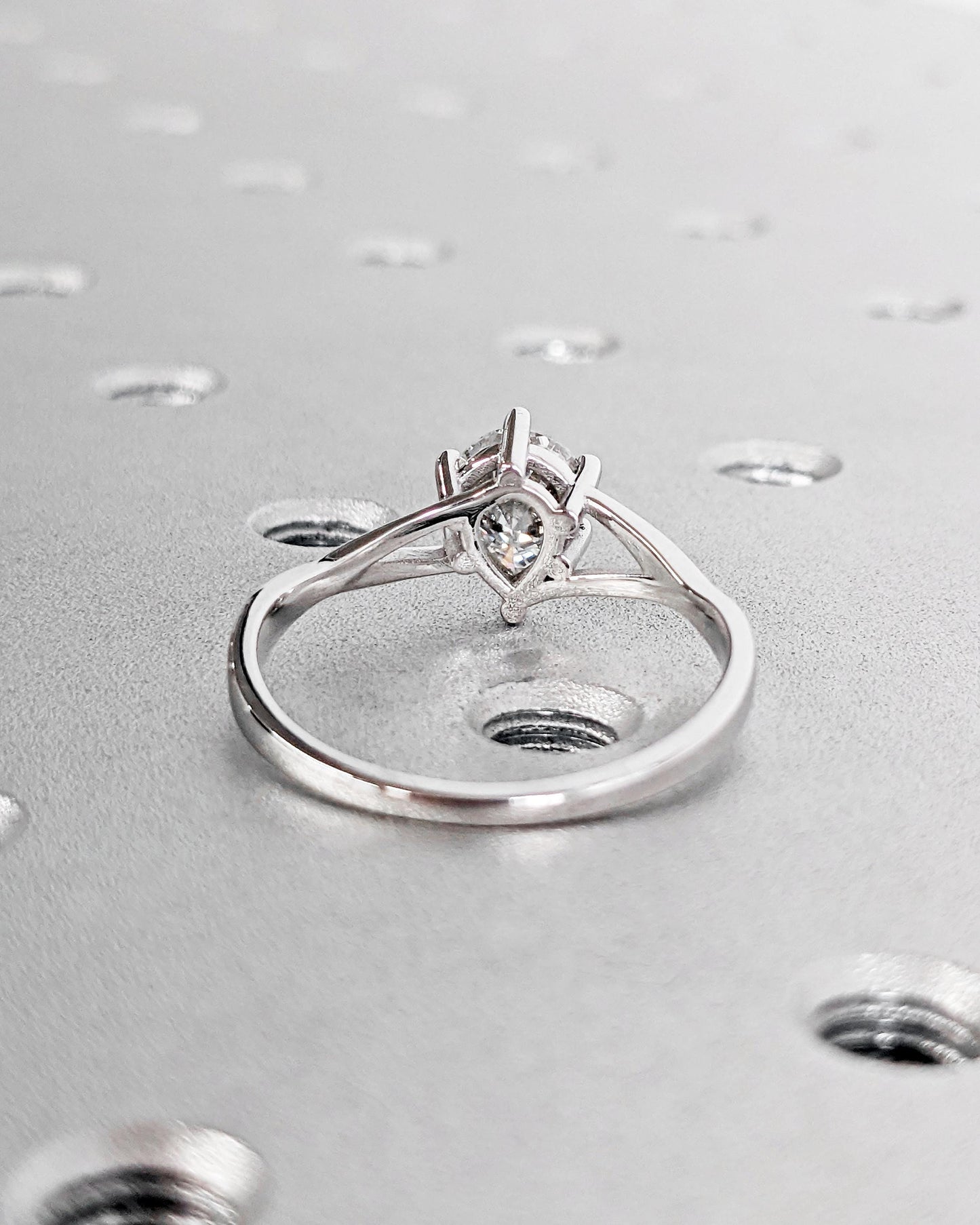1.2 CT Round Solitaire Moissanite Engagement Ring