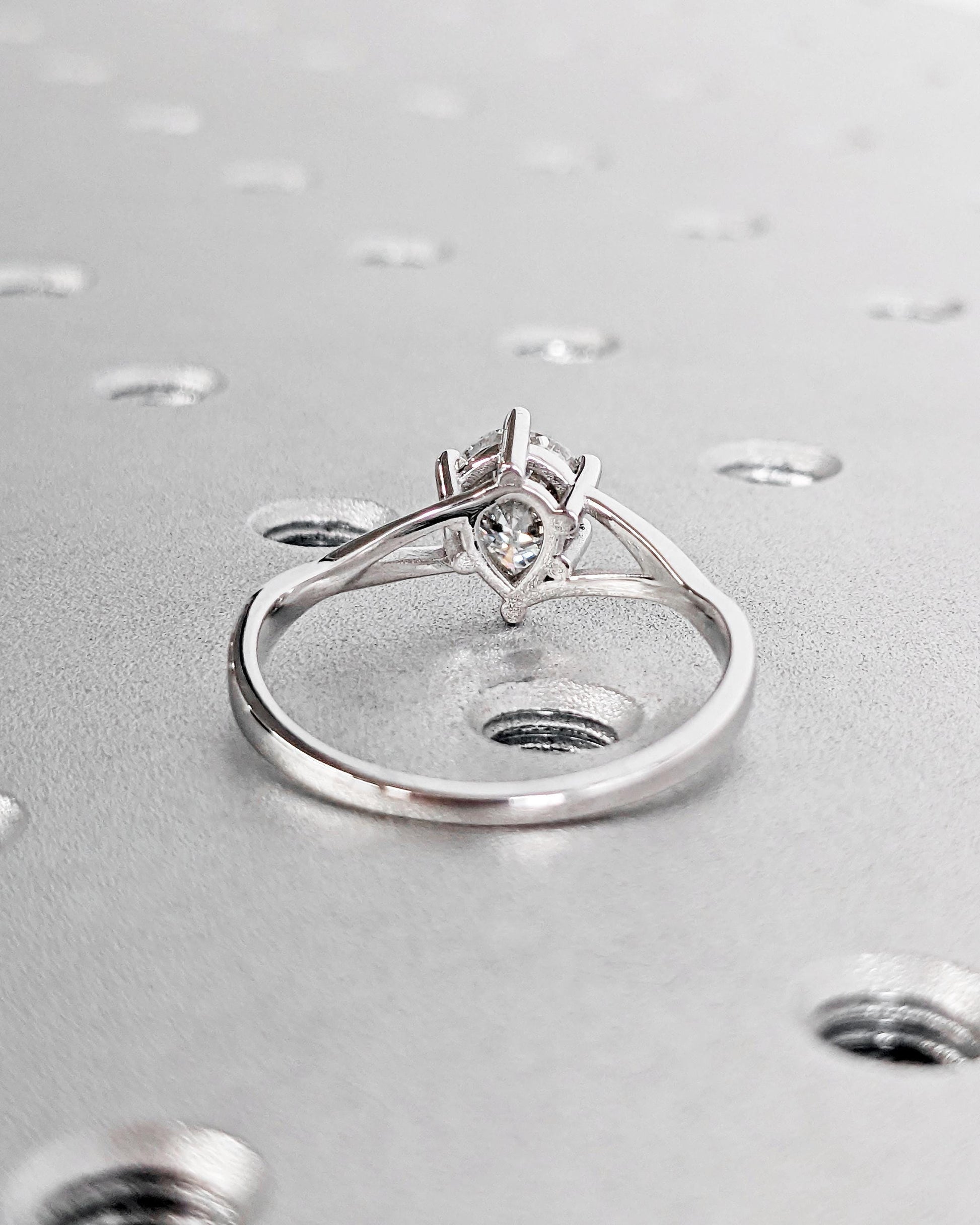 1.2 CT Round Solitaire Moissanite Engagement Ring