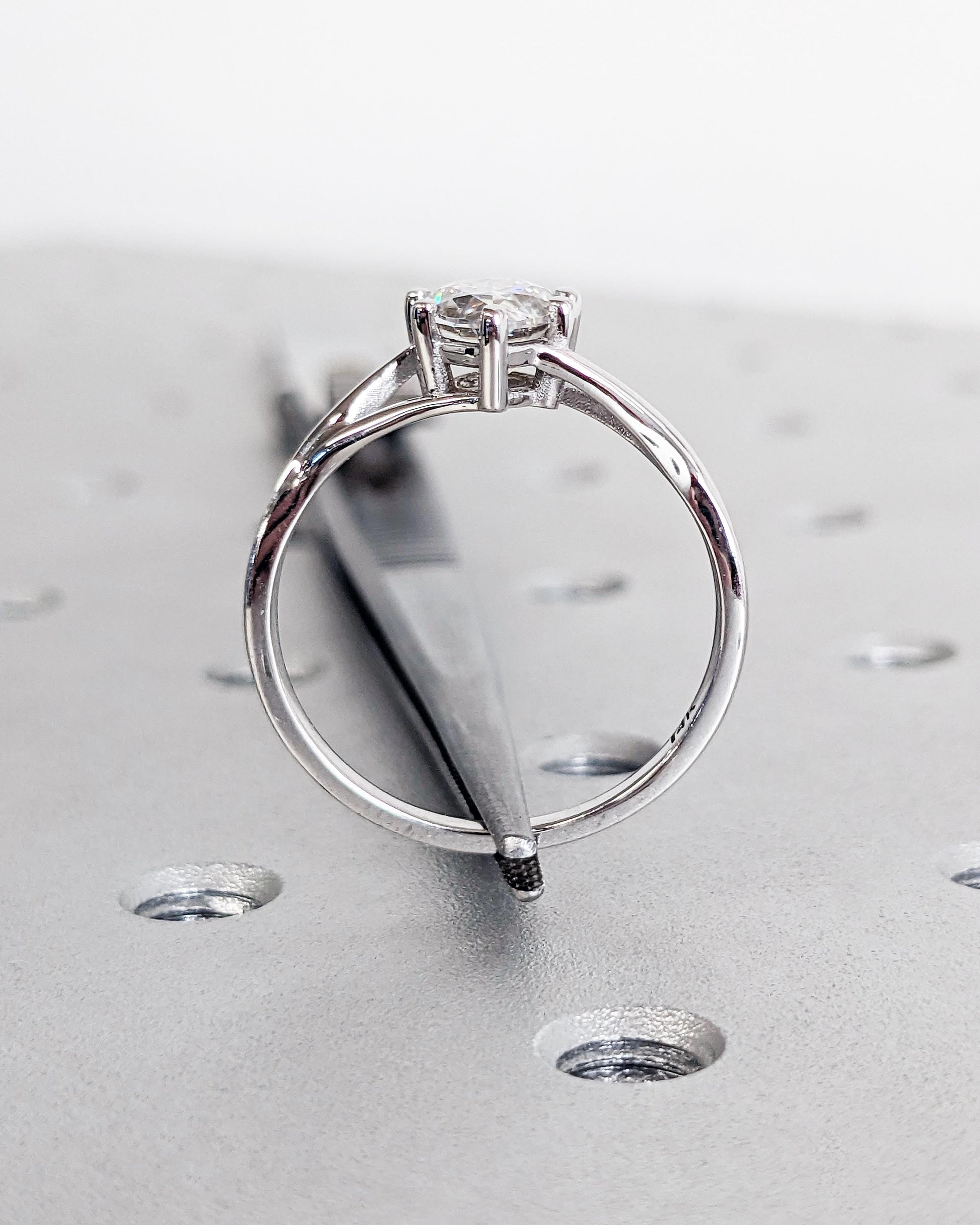 1.2 CT Round Solitaire Moissanite Engagement Ring