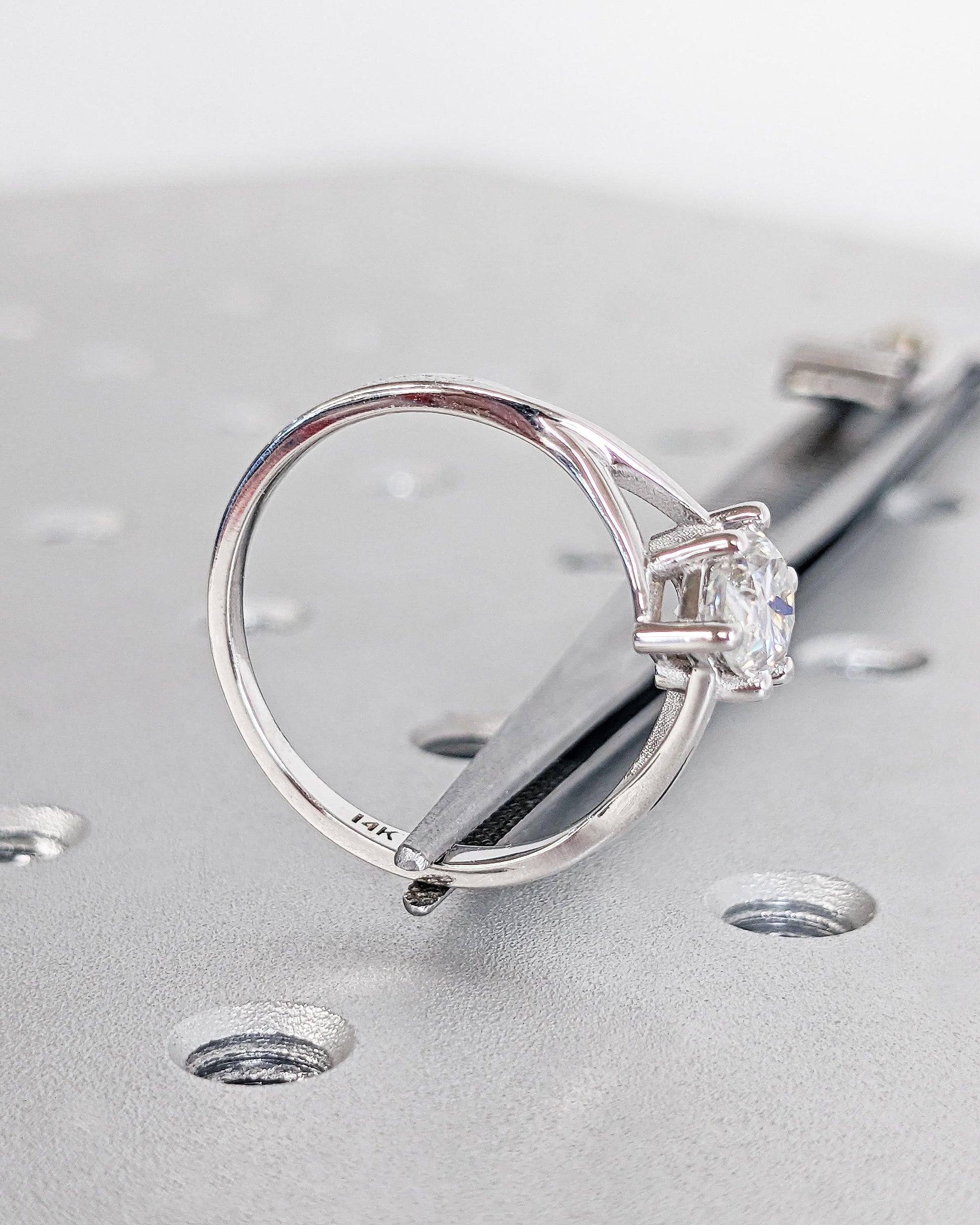 1.2 CT Round Solitaire Moissanite Engagement Ring
