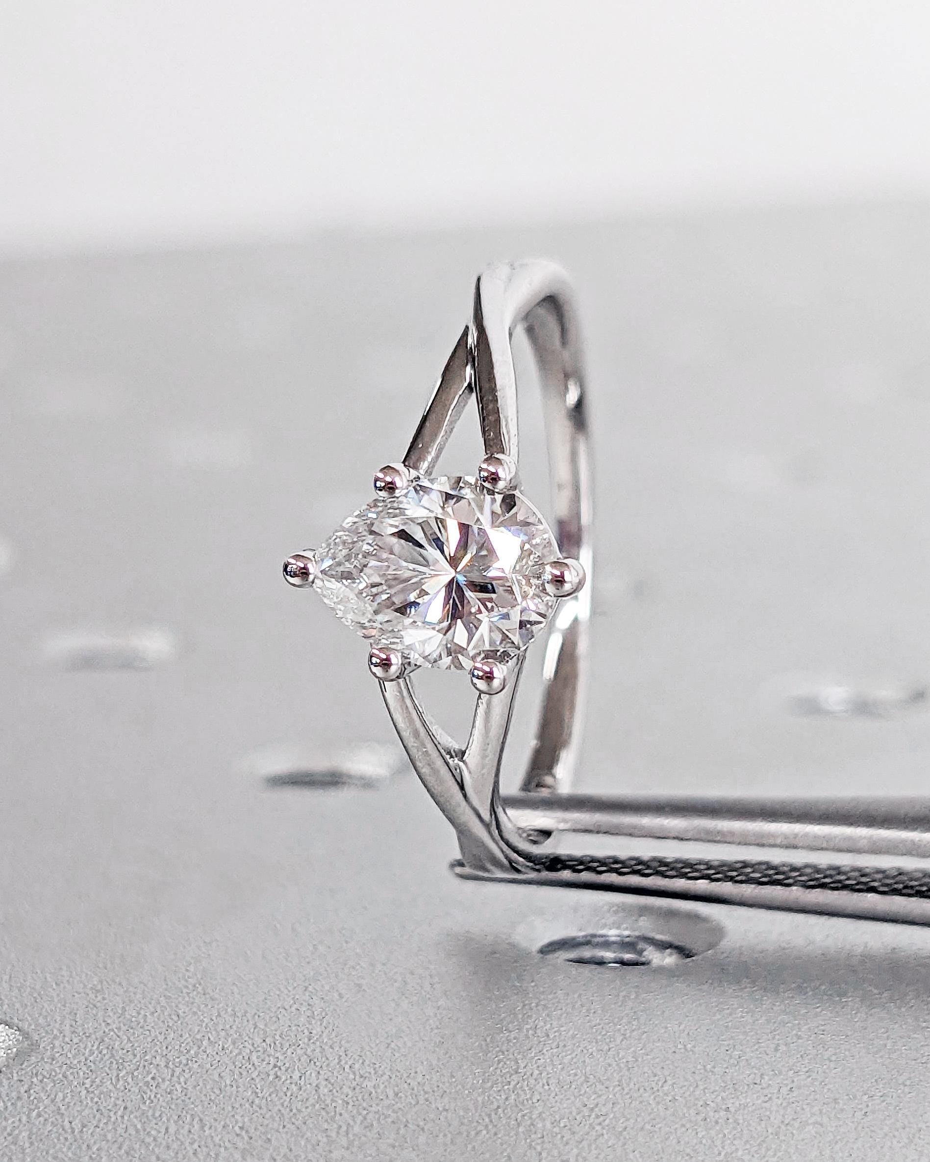 1.2 CT Round Solitaire Moissanite Engagement Ring