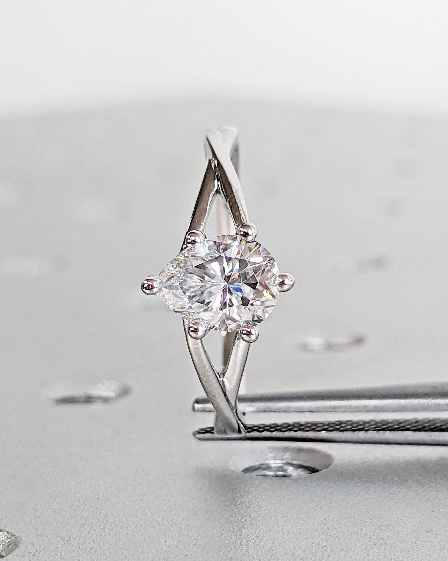 1.2 CT Round Solitaire Moissanite Engagement Ring
