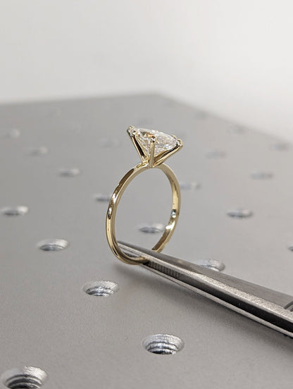 1.2 CT Round Solitaire Moissanite Engagement Ring