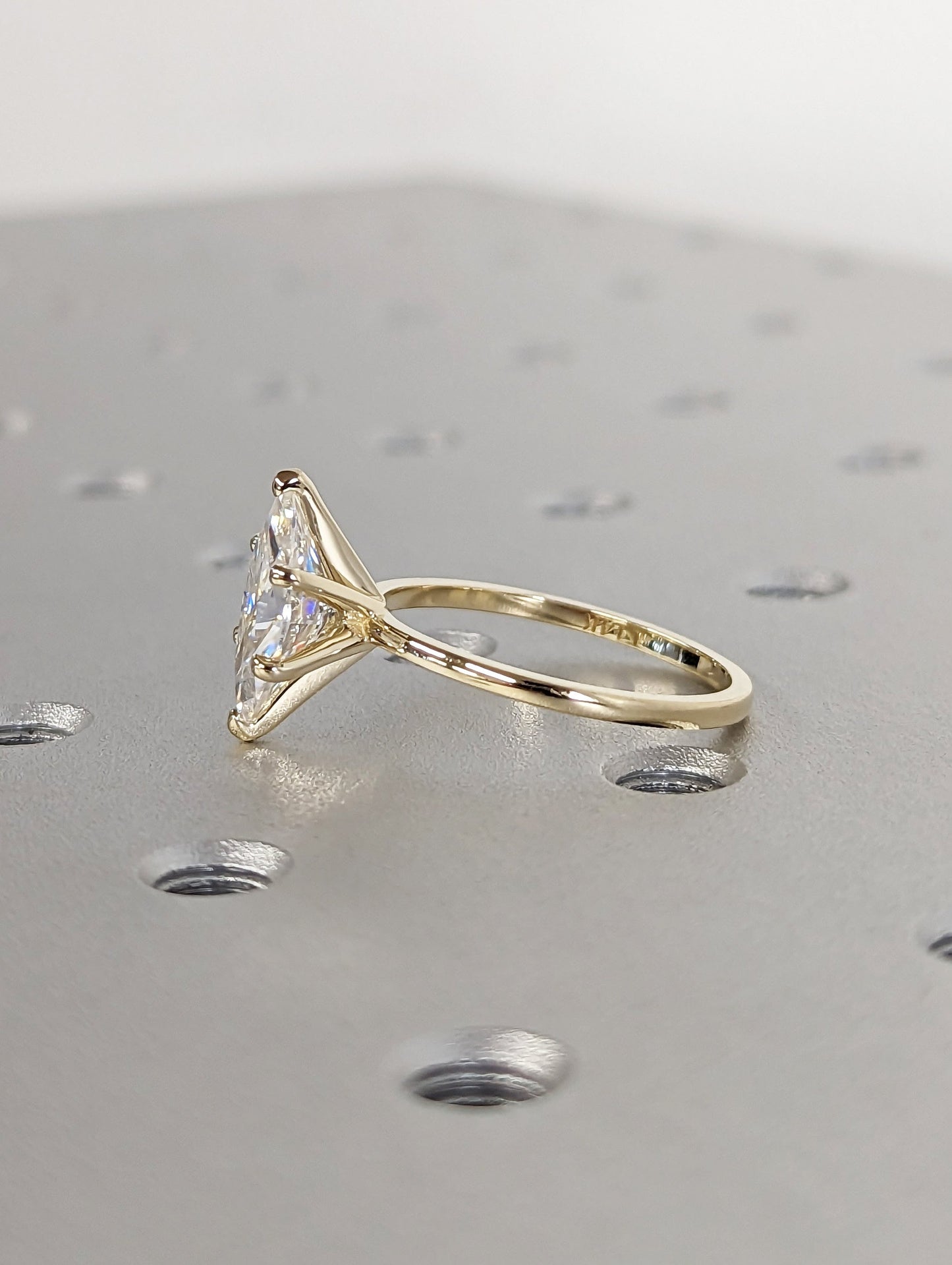 1.2 CT Round Solitaire Moissanite Engagement Ring