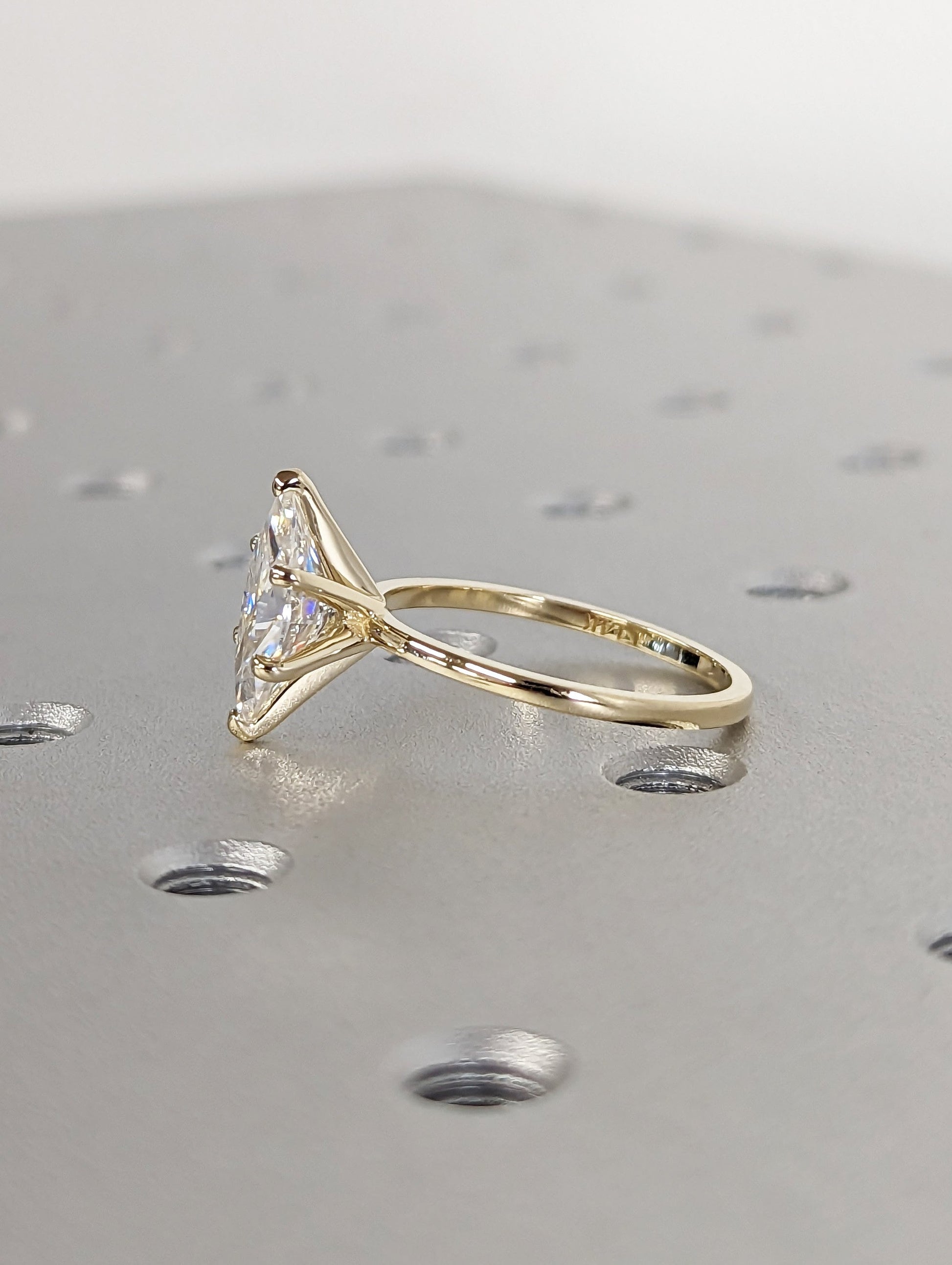 1.2 CT Round Solitaire Moissanite Engagement Ring