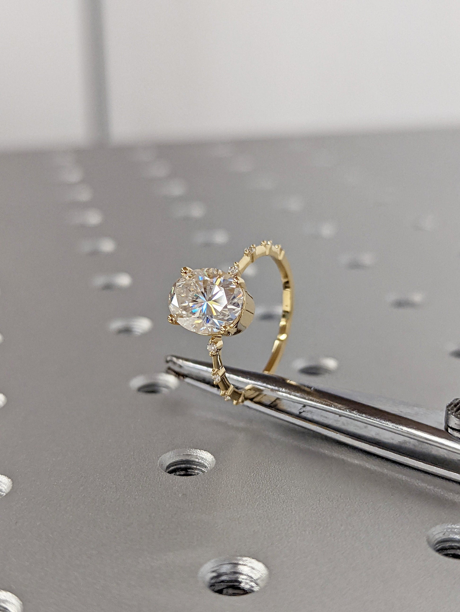 1.2 CT Round Solitaire Moissanite Engagement Ring