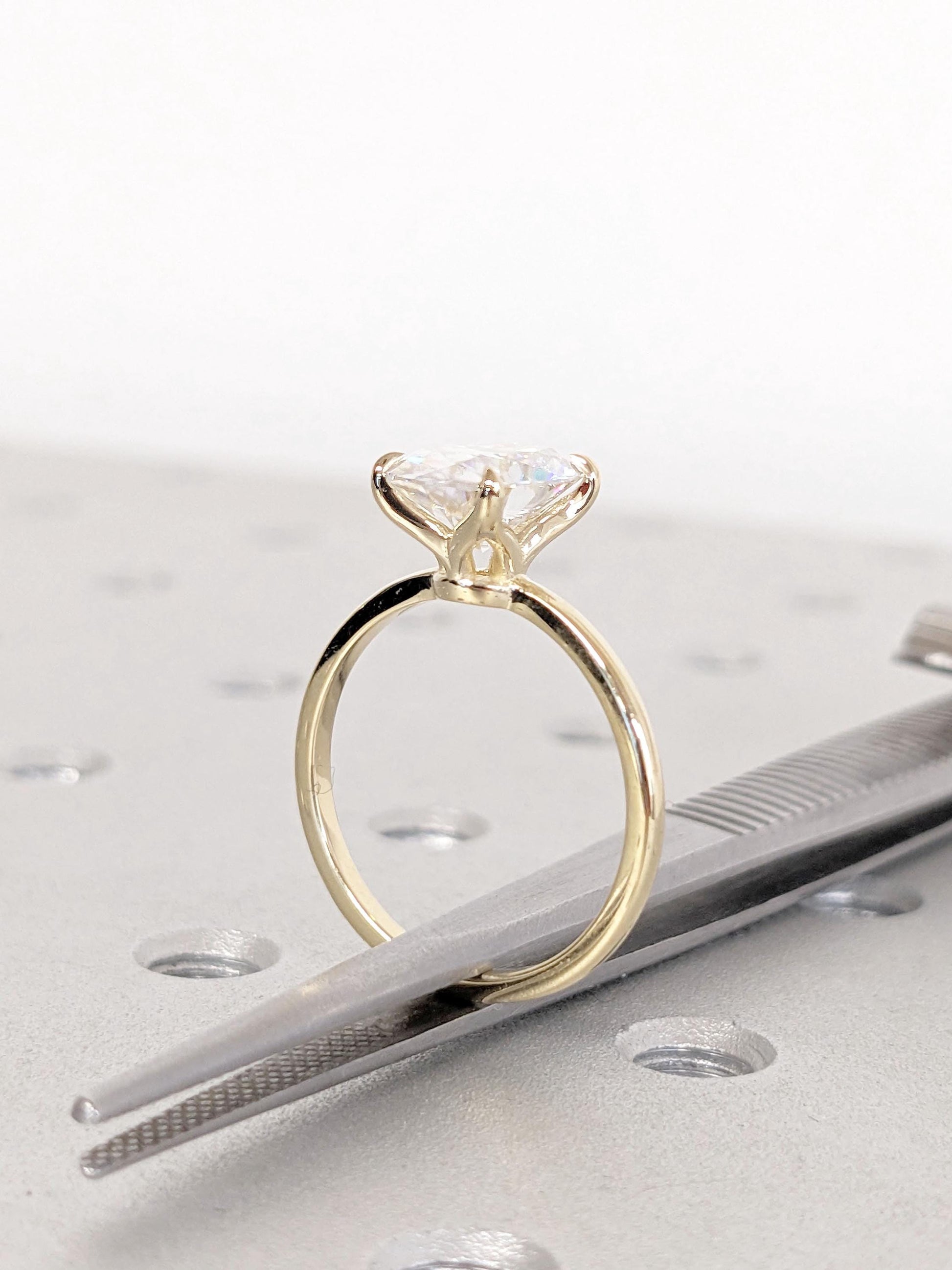 1.2 CT Round Solitaire Moissanite Engagement Ring