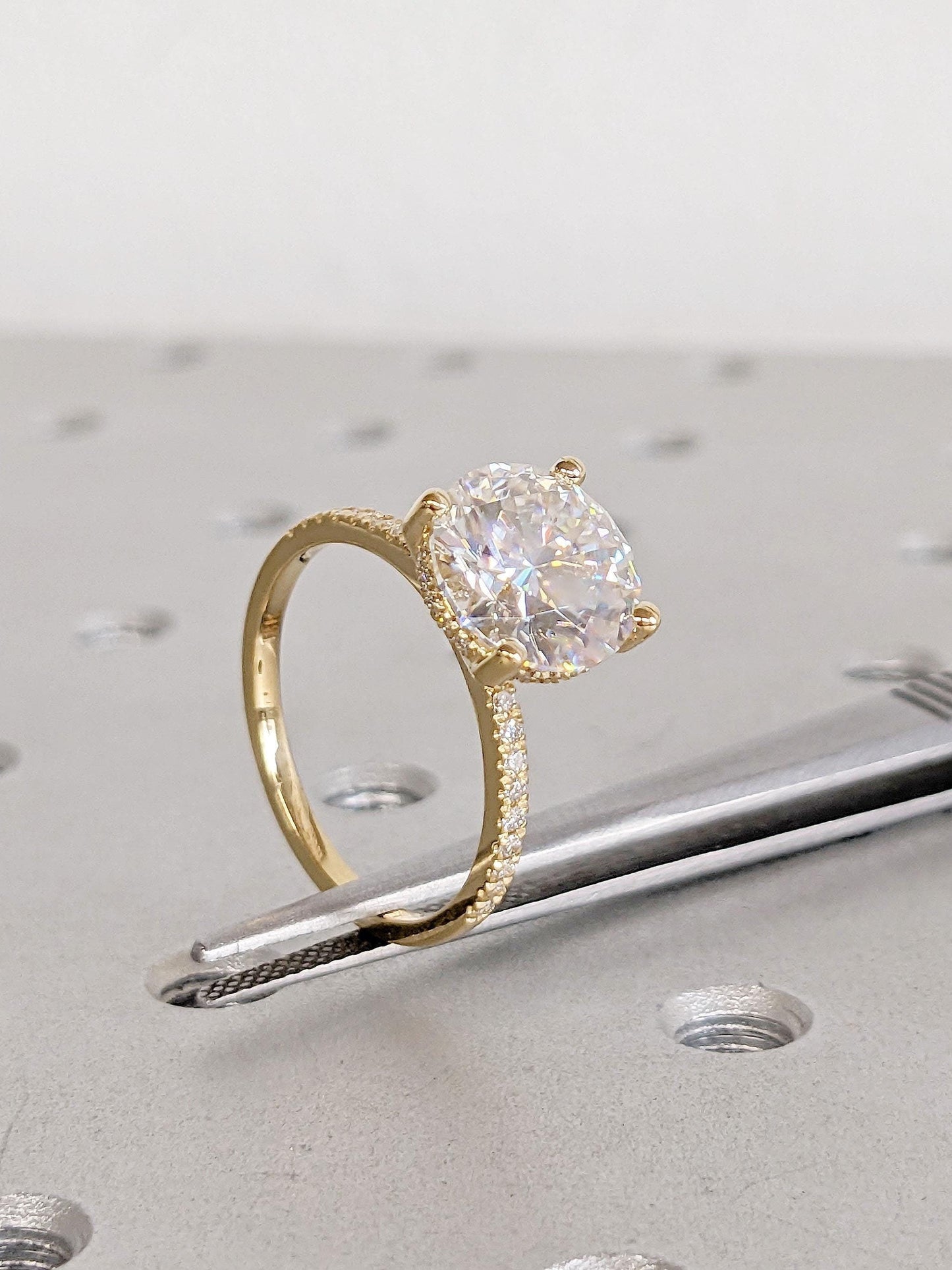 1.2 CT Round Solitaire Moissanite Engagement Ring