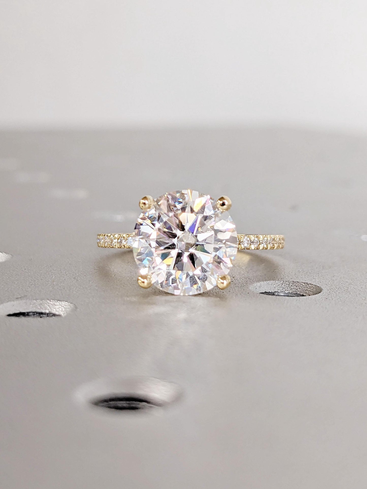 1.2 CT Round Solitaire Moissanite Engagement Ring