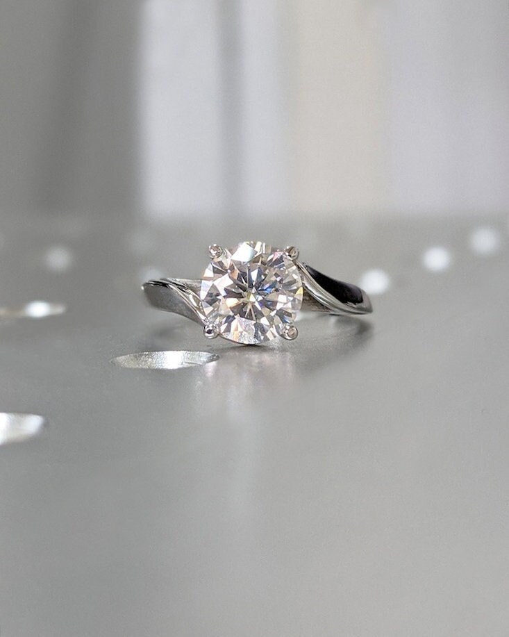 1.2 CT Round Solitaire Moissanite Engagement Ring