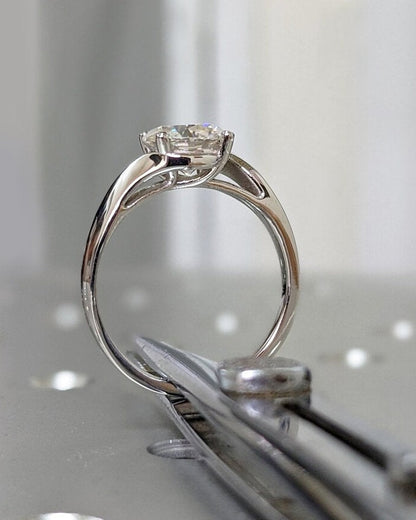 1.2 CT Round Solitaire Moissanite Engagement Ring