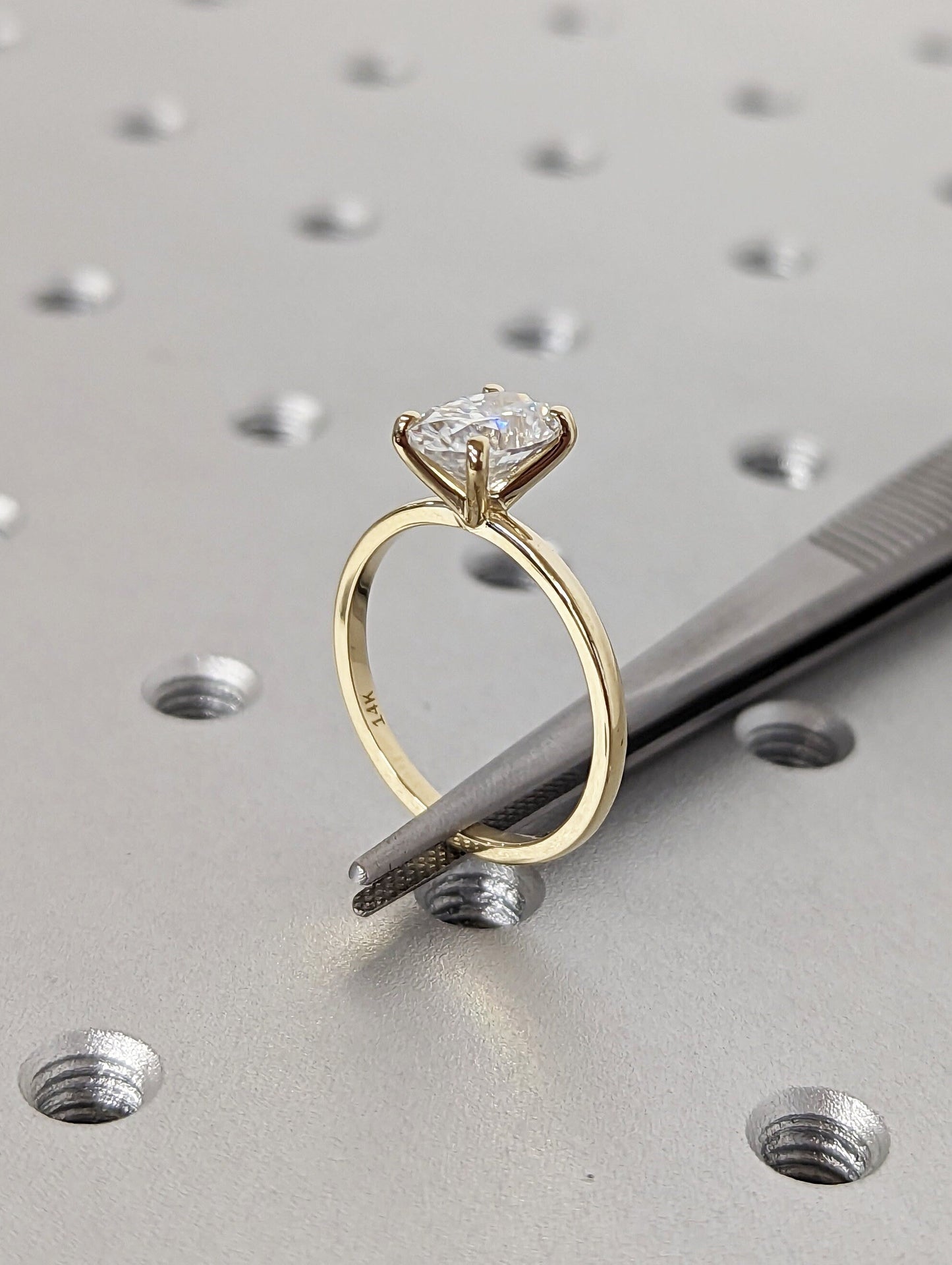 1.2 CT Round Solitaire Moissanite Engagement Ring