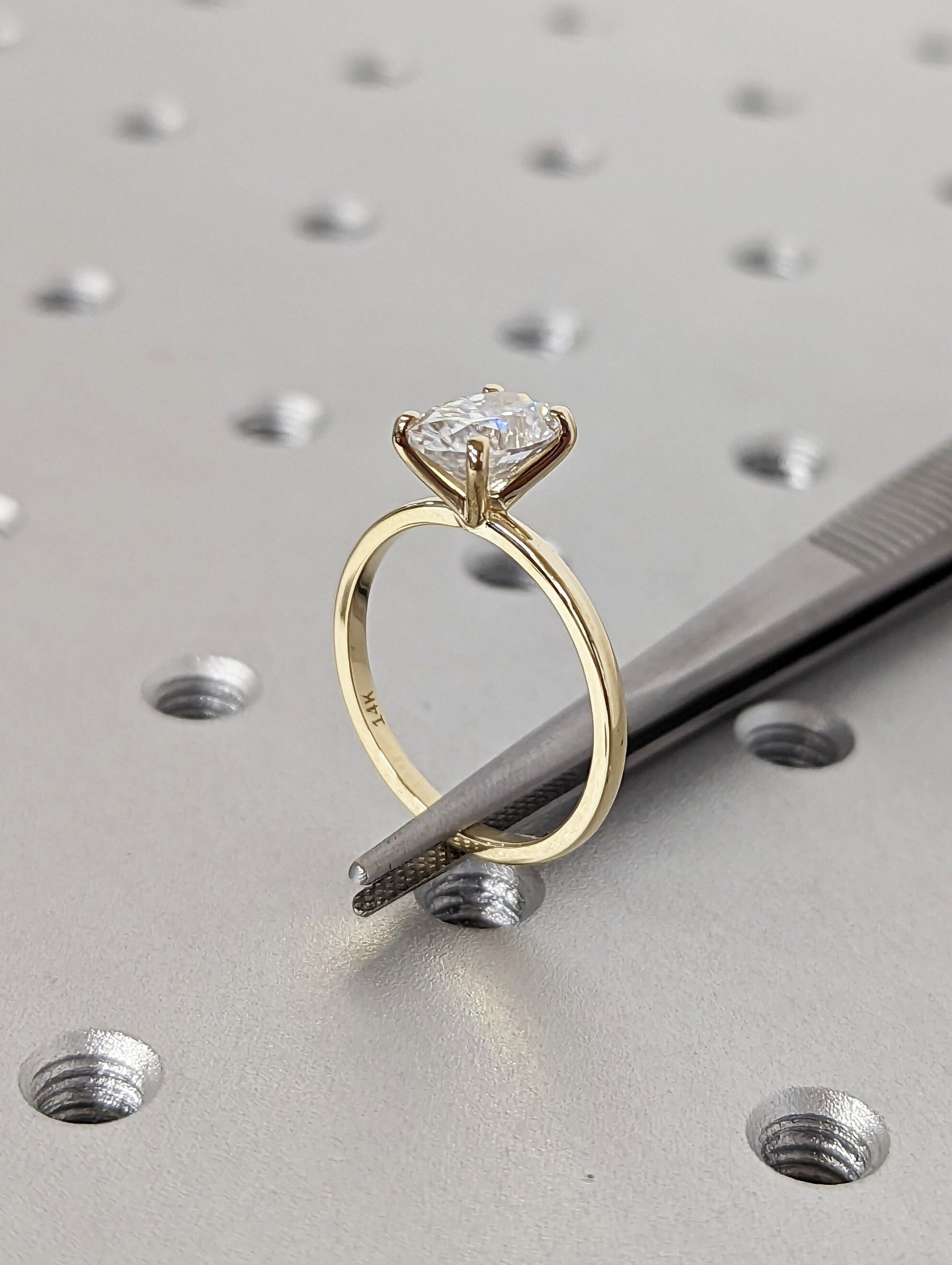 1.2 CT Round Solitaire Moissanite Engagement Ring