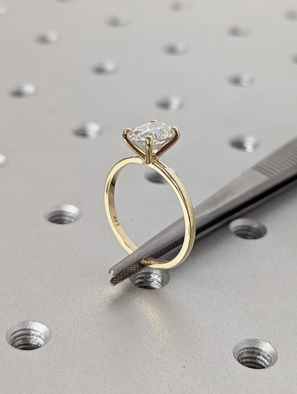 1.2 CT Round Solitaire Moissanite Engagement Ring