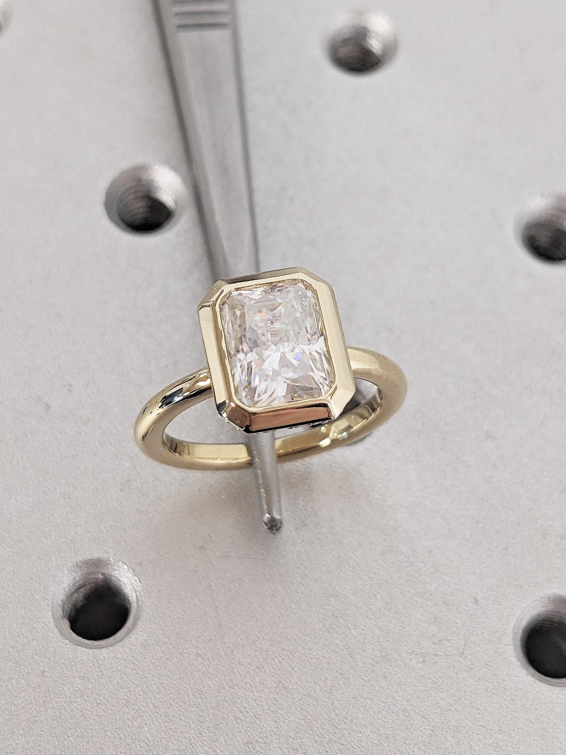 1.2 CT Round Solitaire Moissanite Engagement Ring